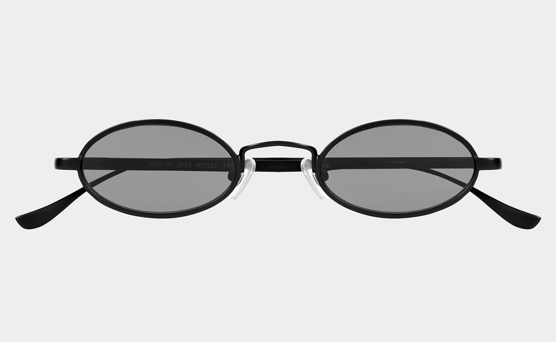 Модные оправы солнцезащитных очков 2025. Фото: Arny Praht