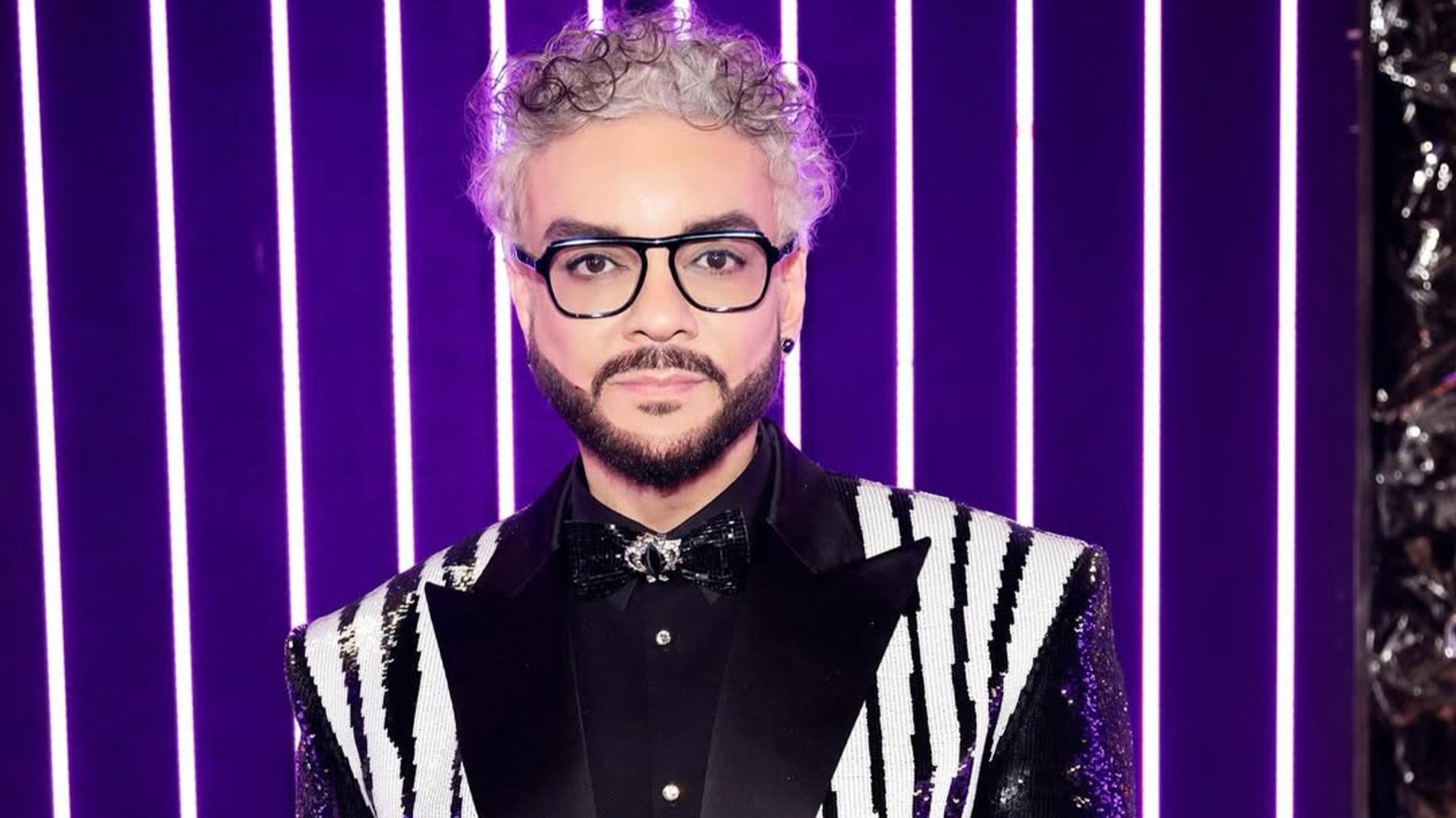 Жалаңаш қыздардың суреттері салынған