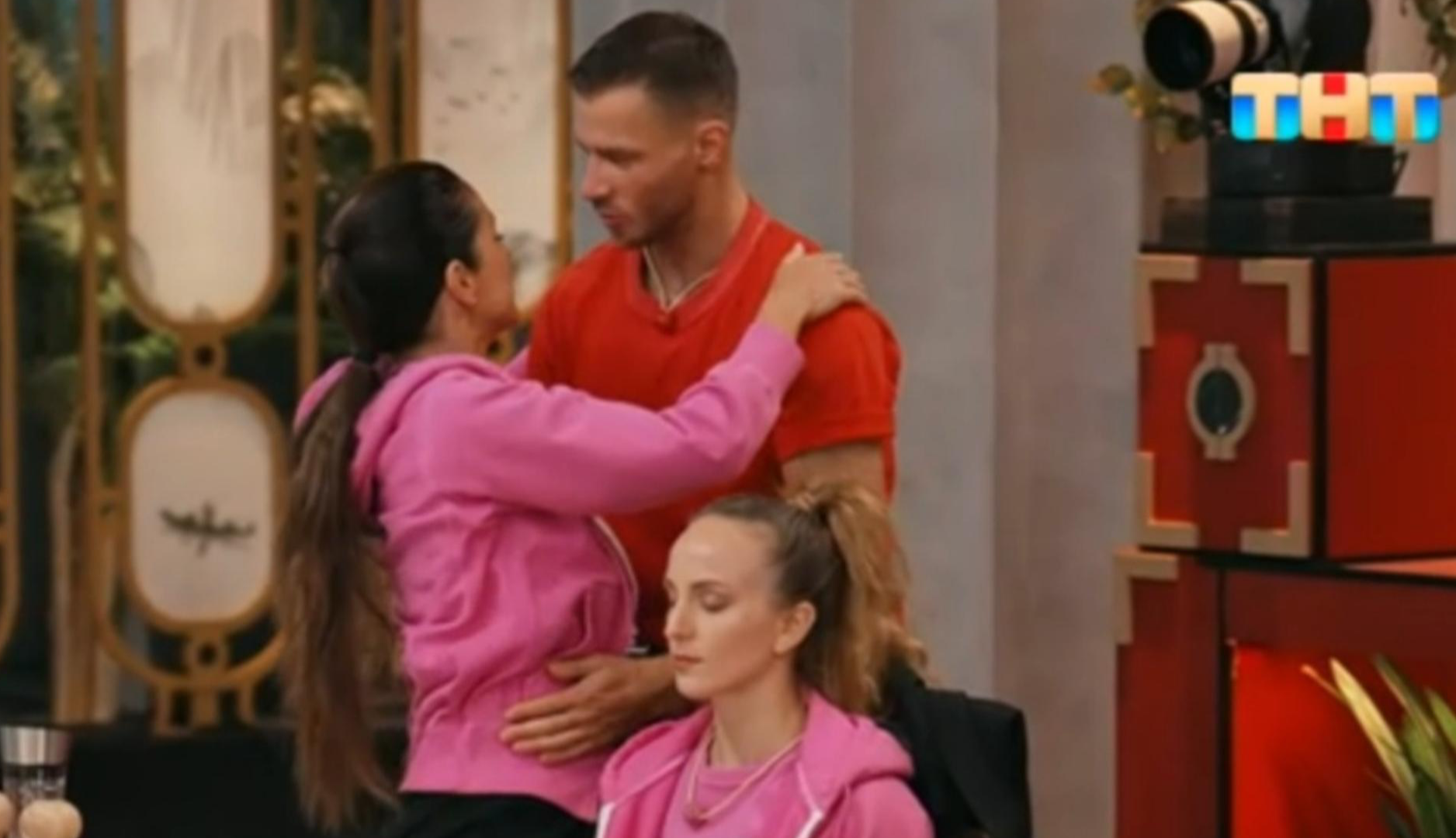 Нюша и Олег Майами. Скриншот: «Сокровища императора»