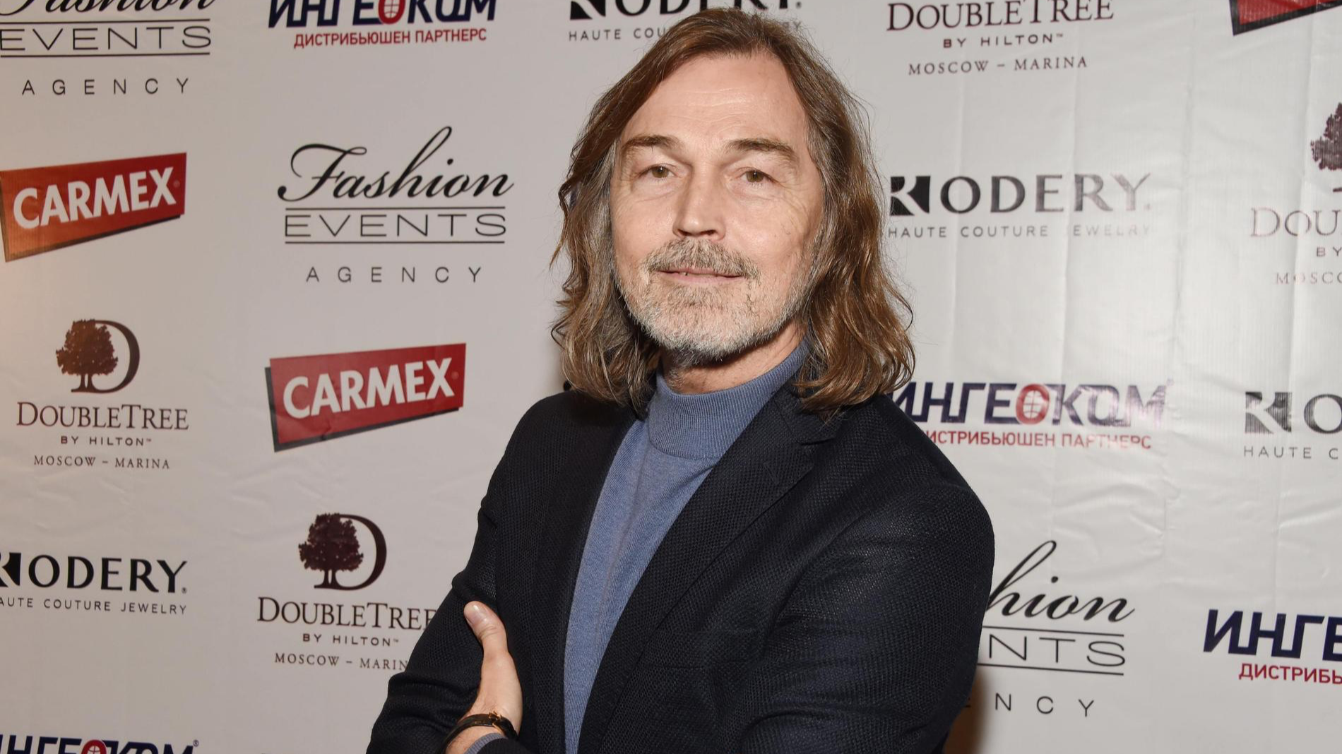 Бір қолды қызбен жыныстық қатынас