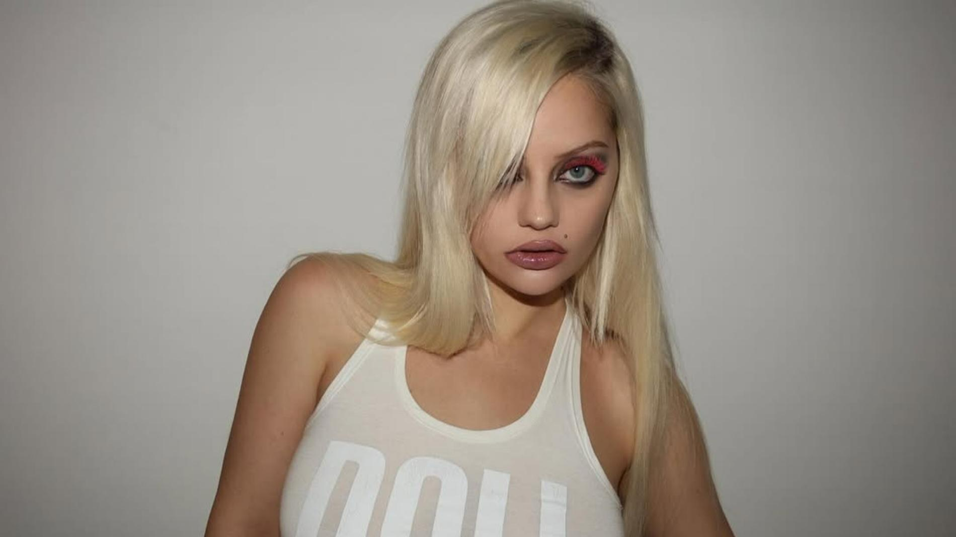 Porno notogri teshikka tegdi Doktor porno onlayn tomosha qiling