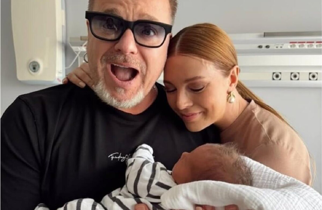 Владимир Пресняков и Наталья Подольская с новорожденной дочерью Яны Дайнеко. Фото: Соцсети Натальи Подольской