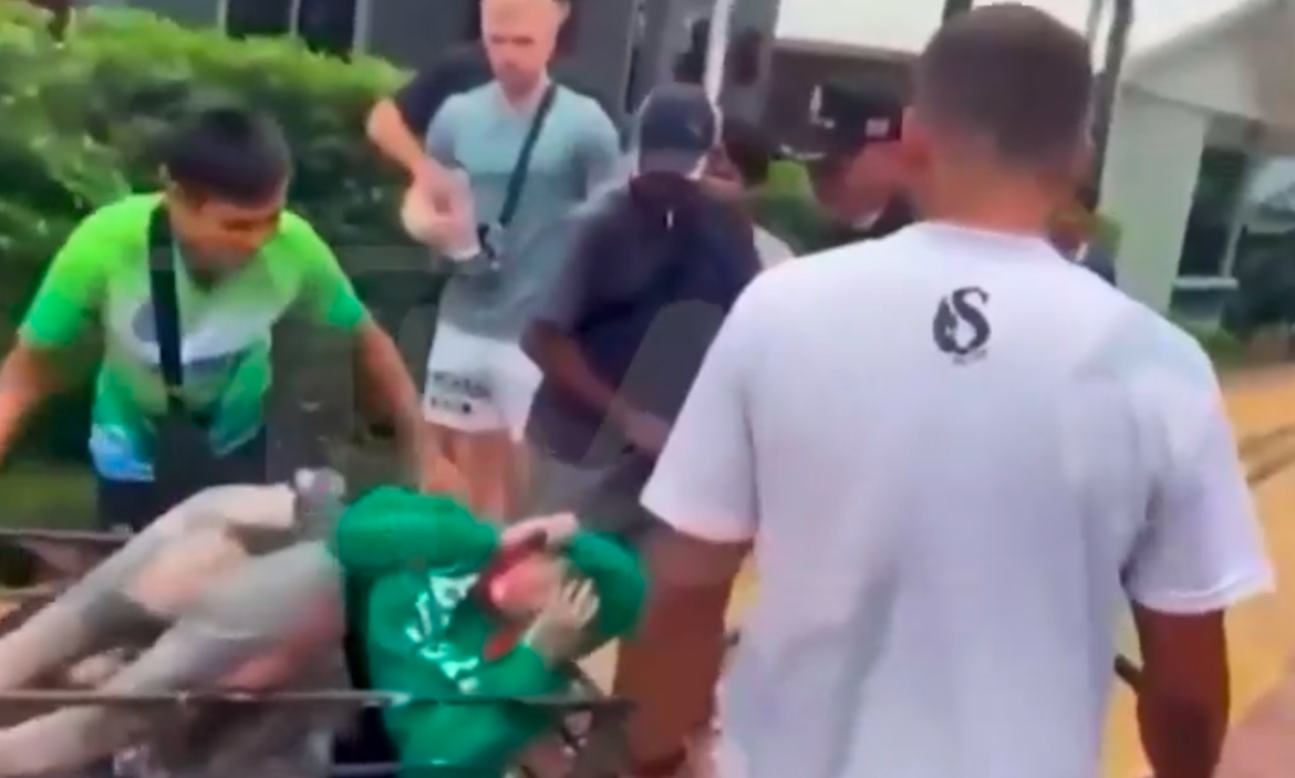 Мария Магдалина (в зелёной толстовке). Скриншот: TMZ