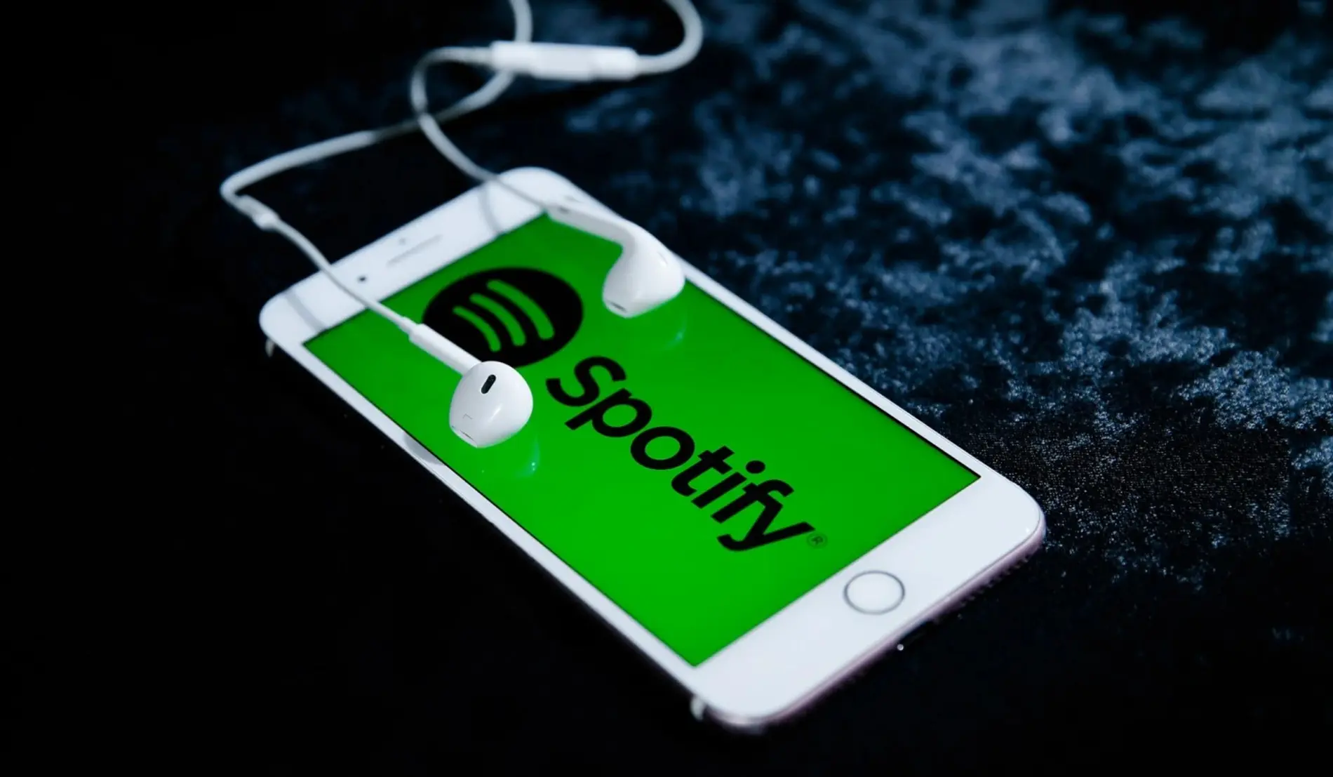 Стало известно, когда в России запустят Spotify