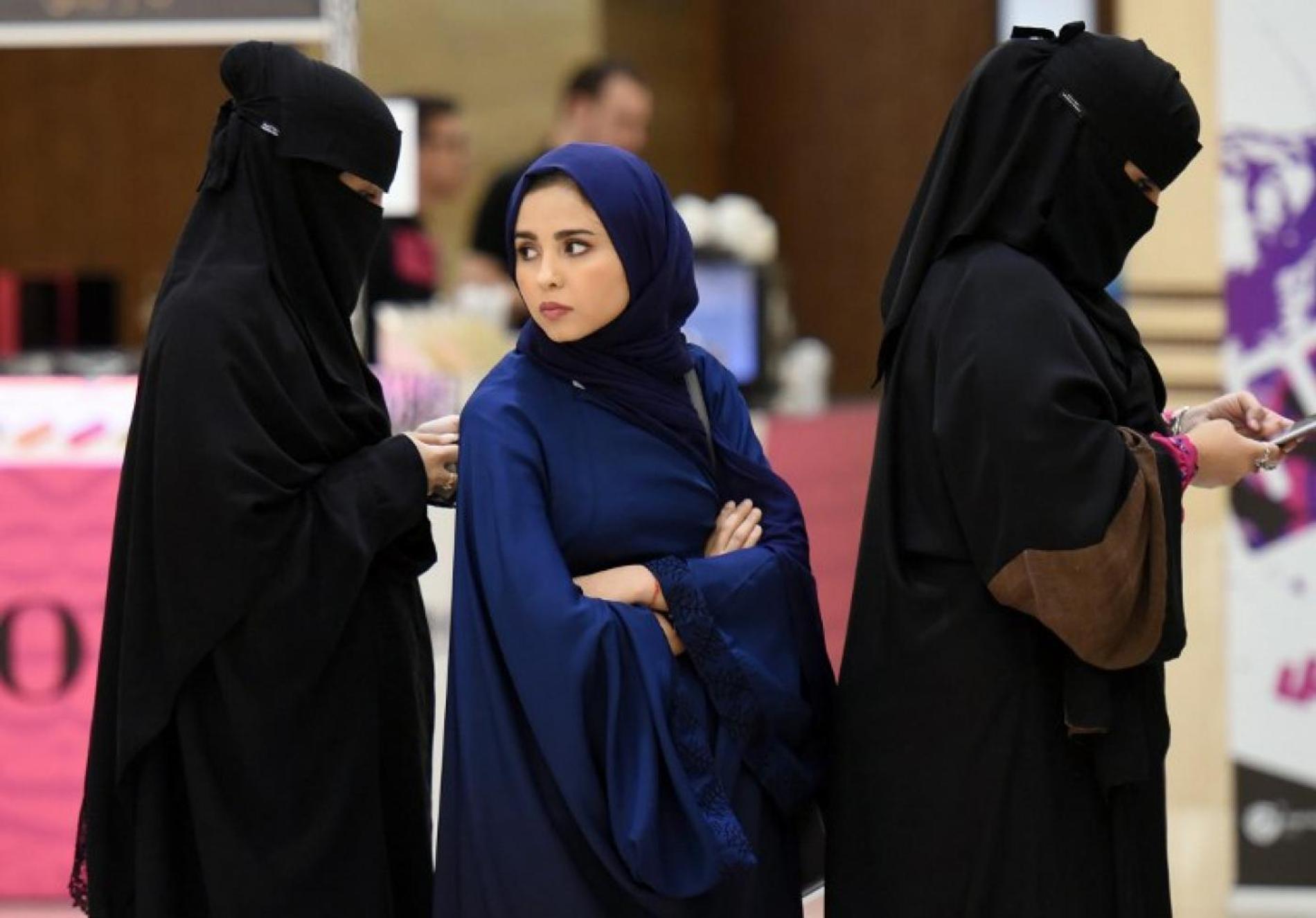 Абайя одежда для женщин в Саудовской Аравии
