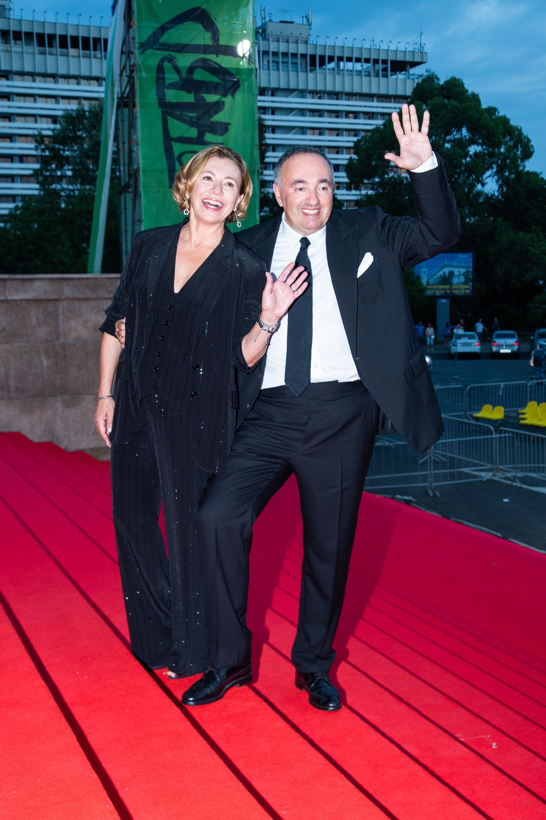 Александр Роднянский с супругой