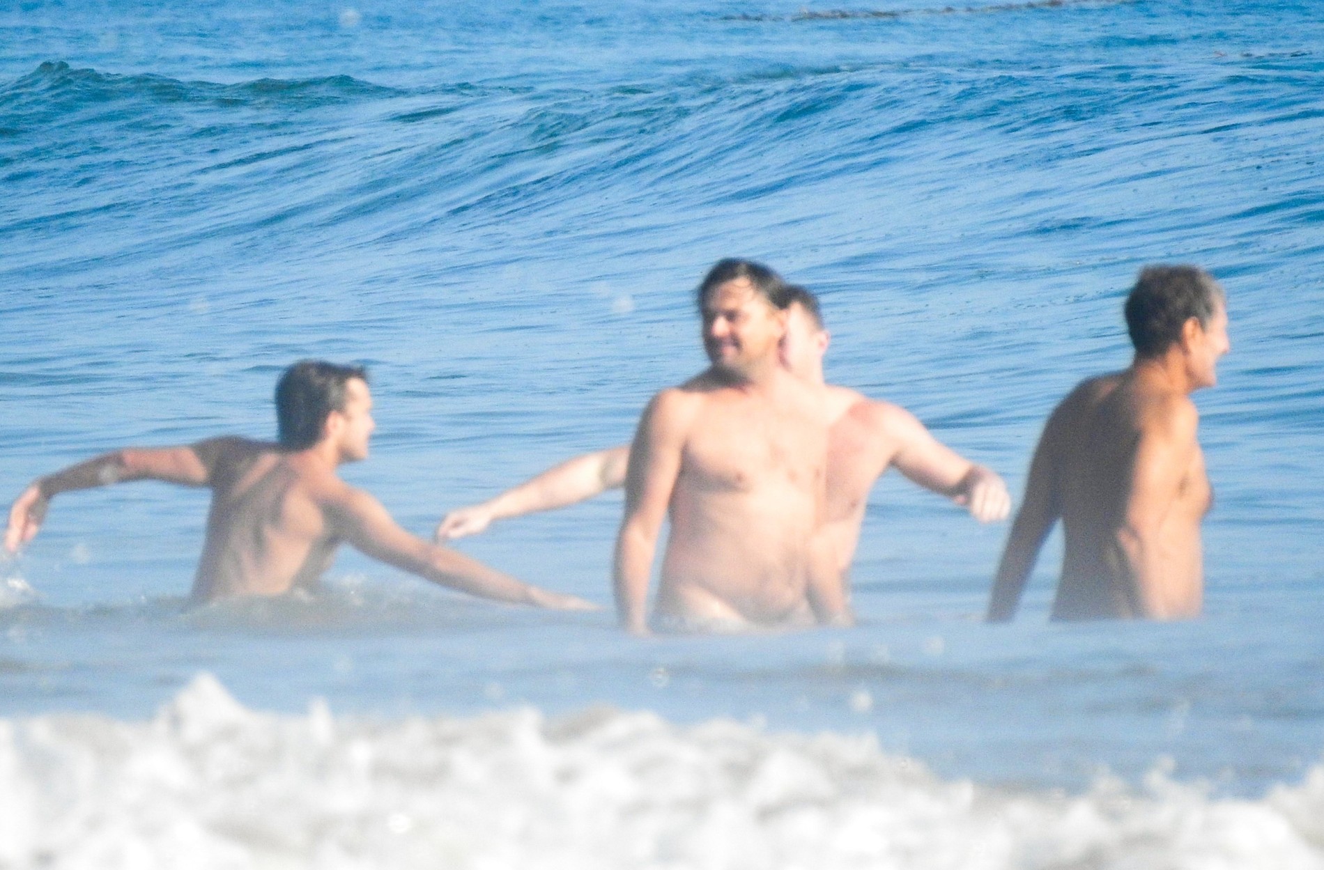 Is leonardo dicaprio bisexual