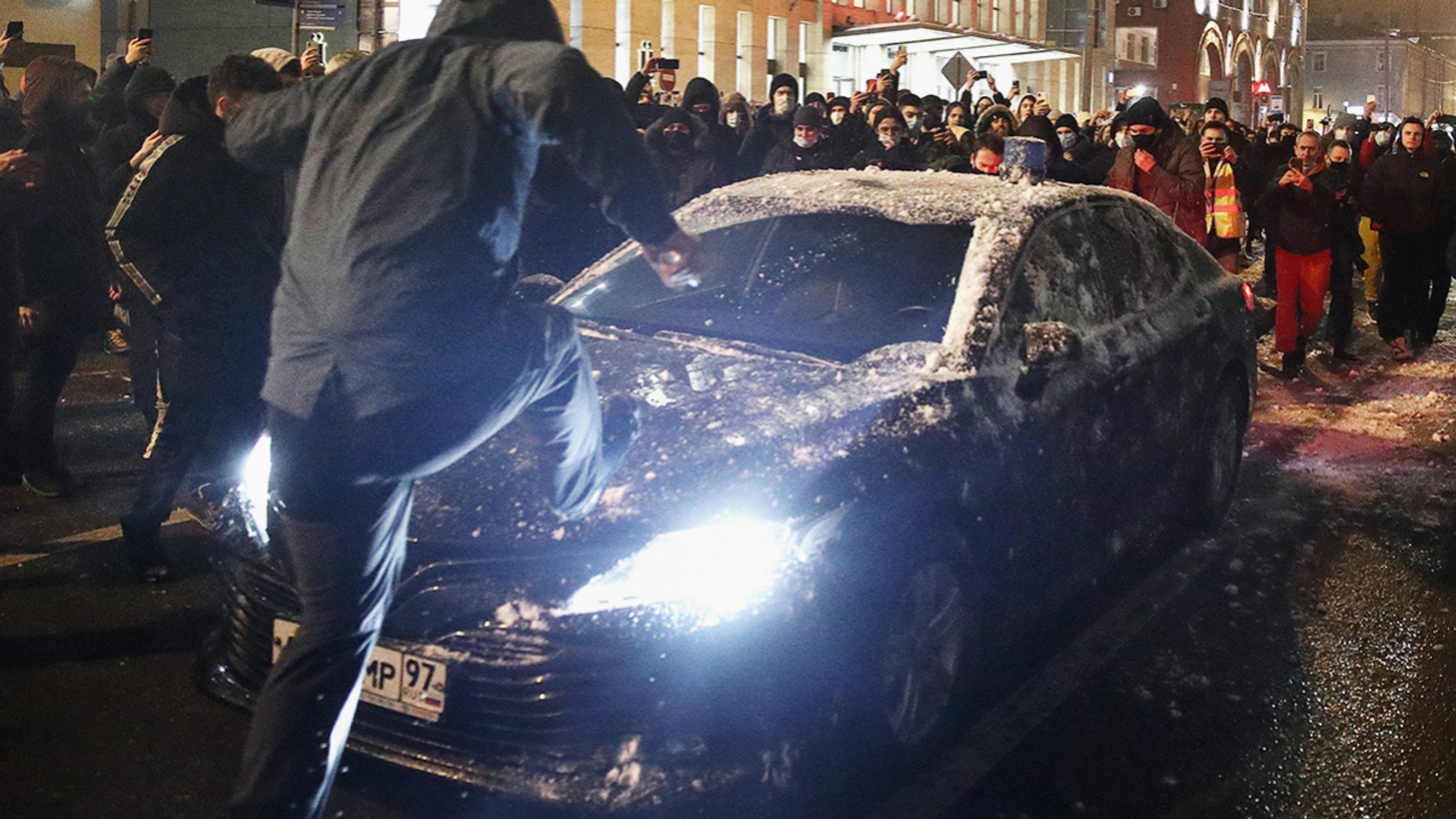 Атака на автомобиль. Фото © РИА Новости