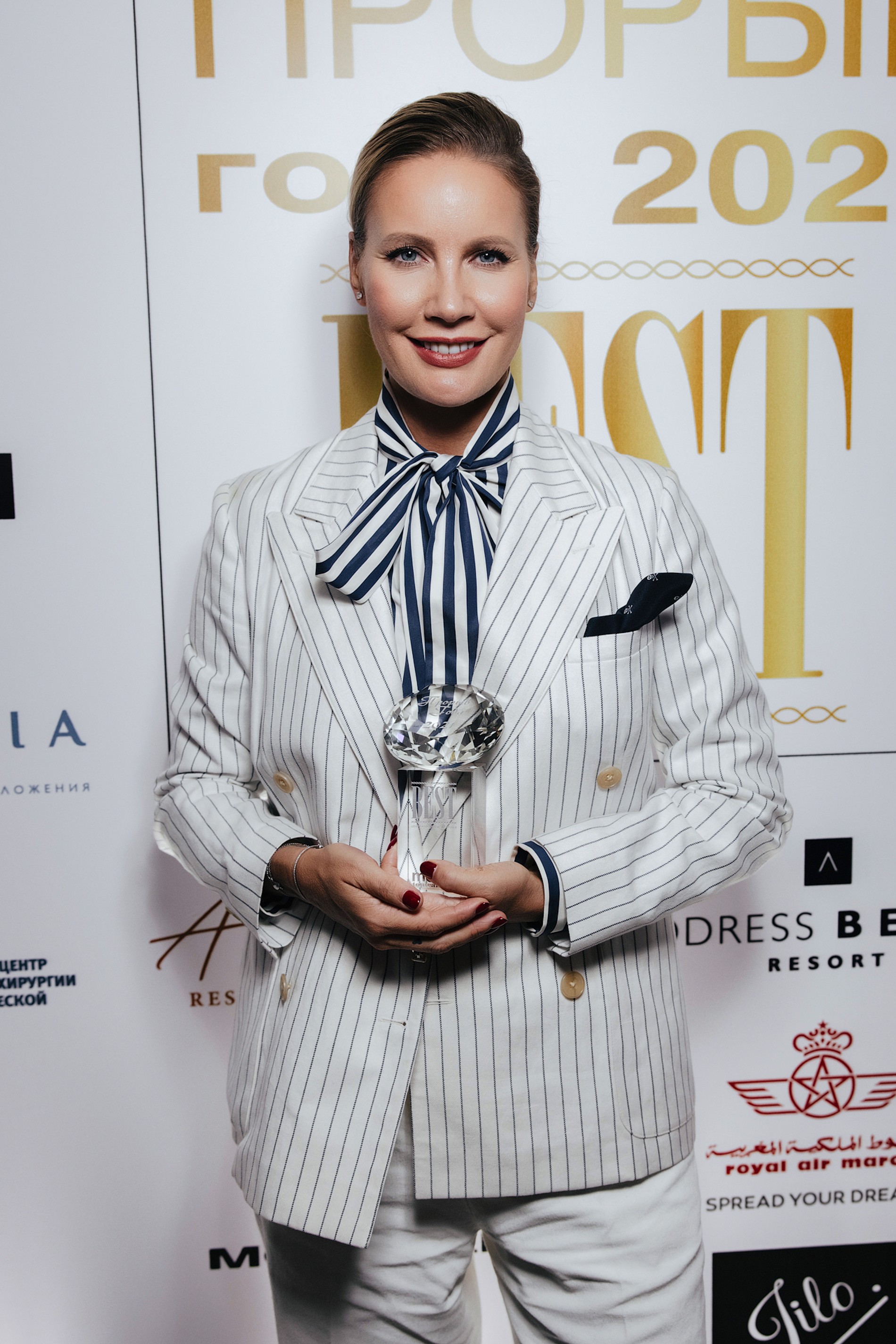 Лена Летучая
Награда «За вклад в сохранение русского культурного наследия и психологического здоровья детей»