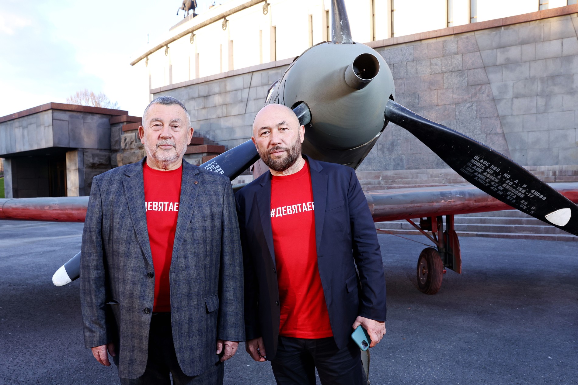 Тимур Бекмамбетов и Александр Девятаев