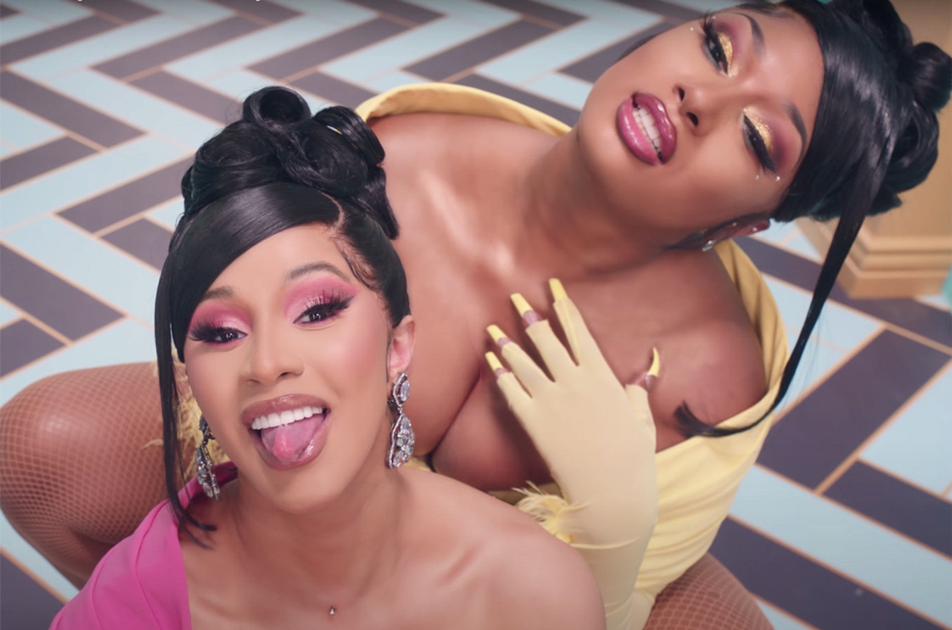 Коллаб Cardi B и Megan Thee Stallion под названием WAP в свое время стал ви...