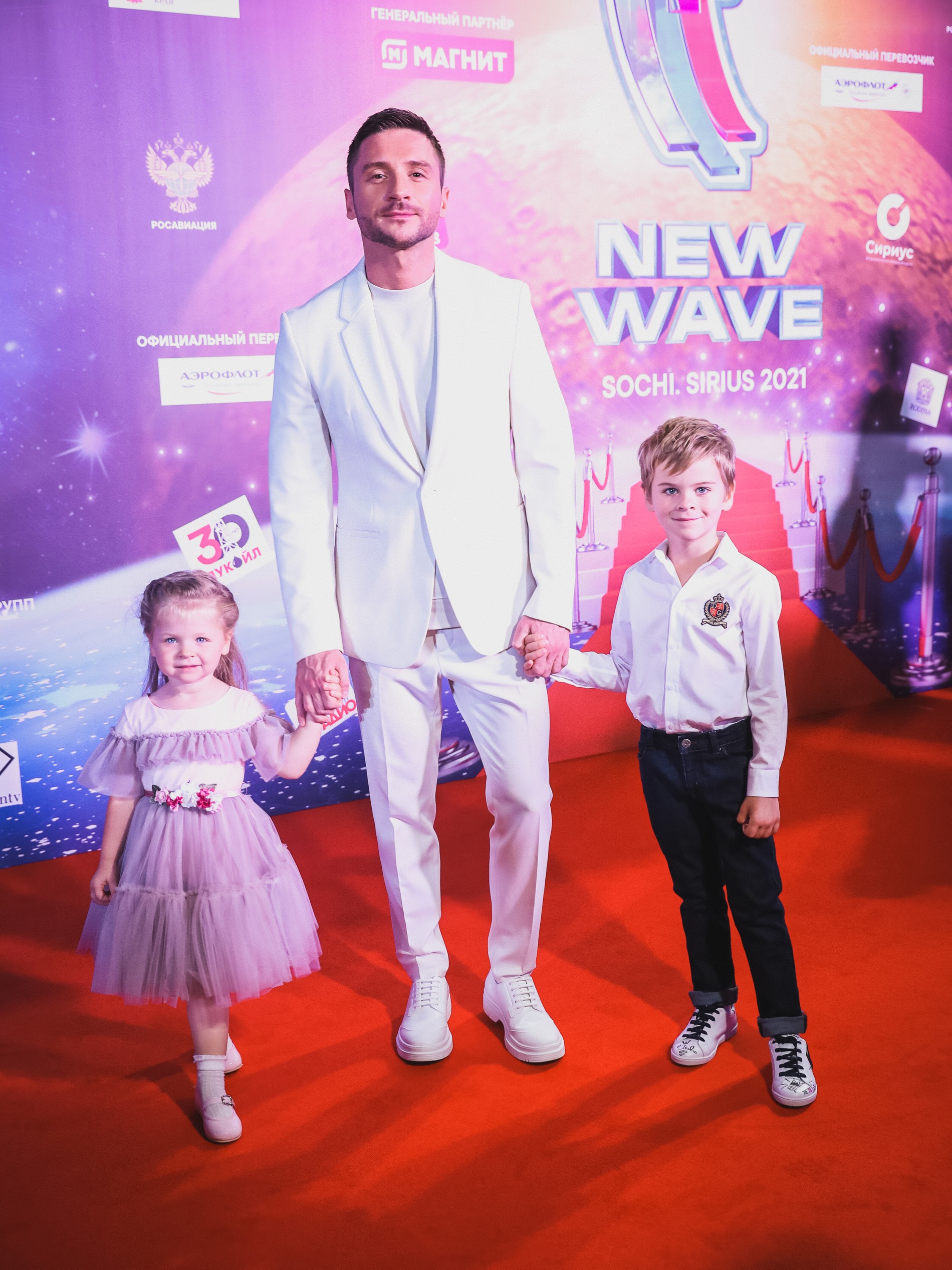 Сергей Лазарев и детьми — Никитой и Аней