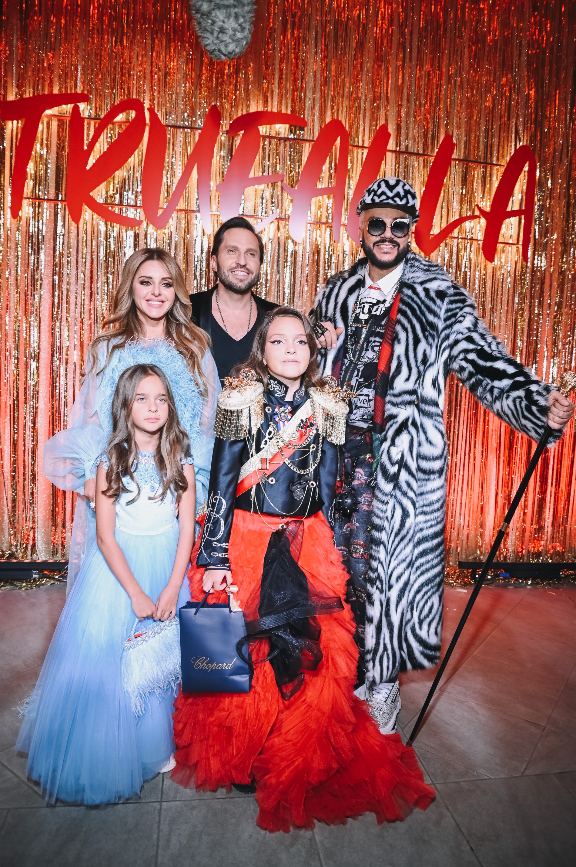 Семья Александра Реввы с именинницей и Филиппом Киркоровым