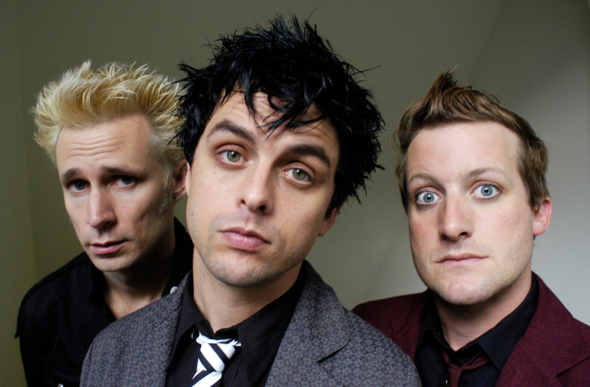 Группа Green Day отменила концерт в Москве
