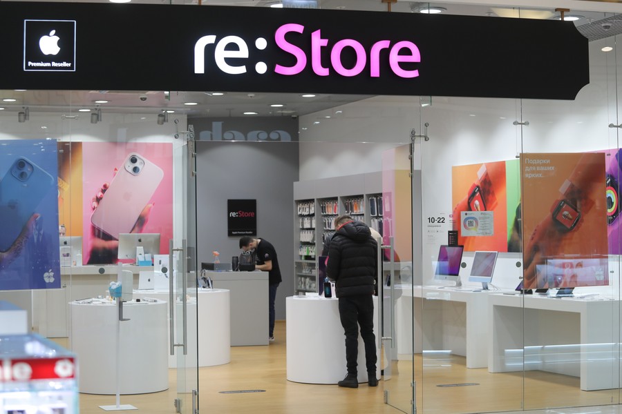 Чинят ли айфоны в re store