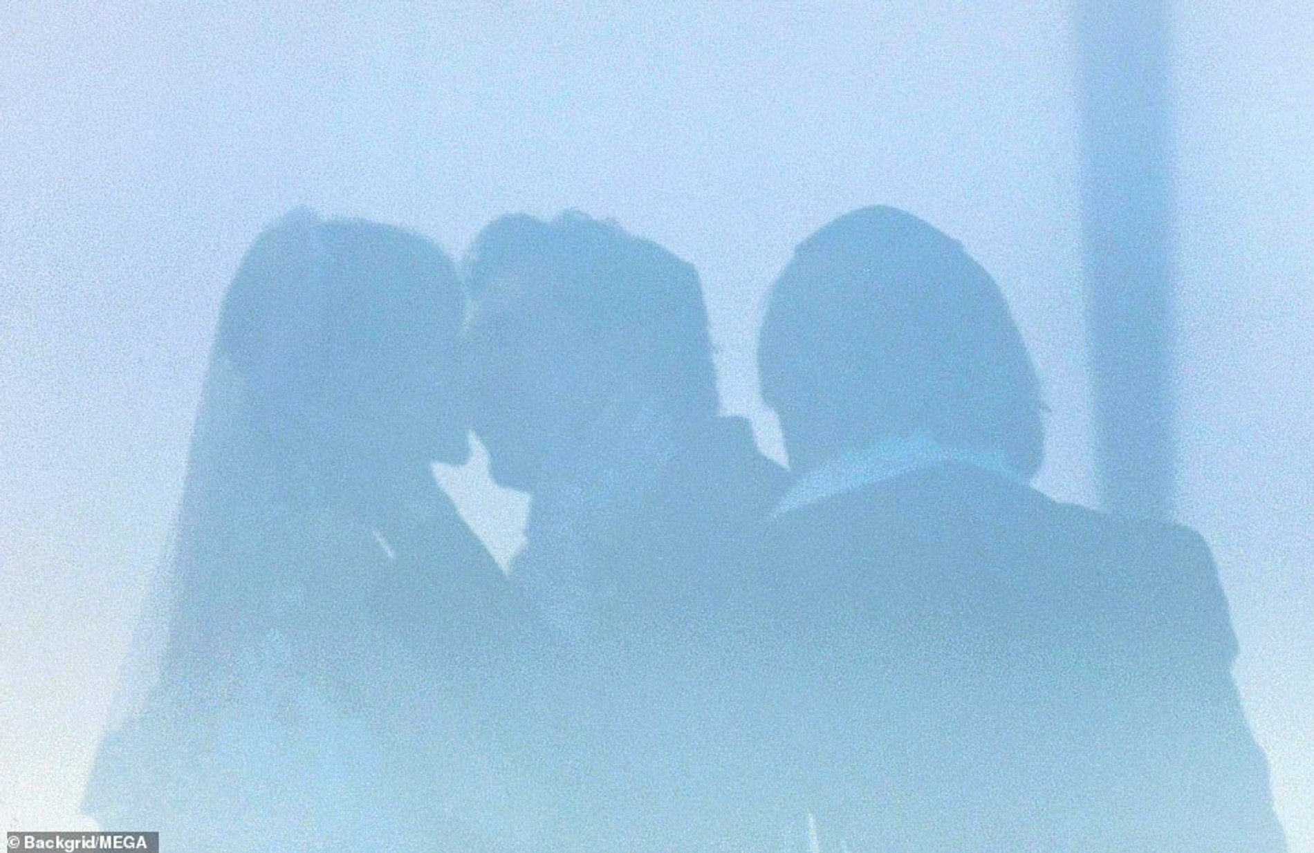 Бруклин и Никола
Фото: Daily Mail / Backgrid / Mega