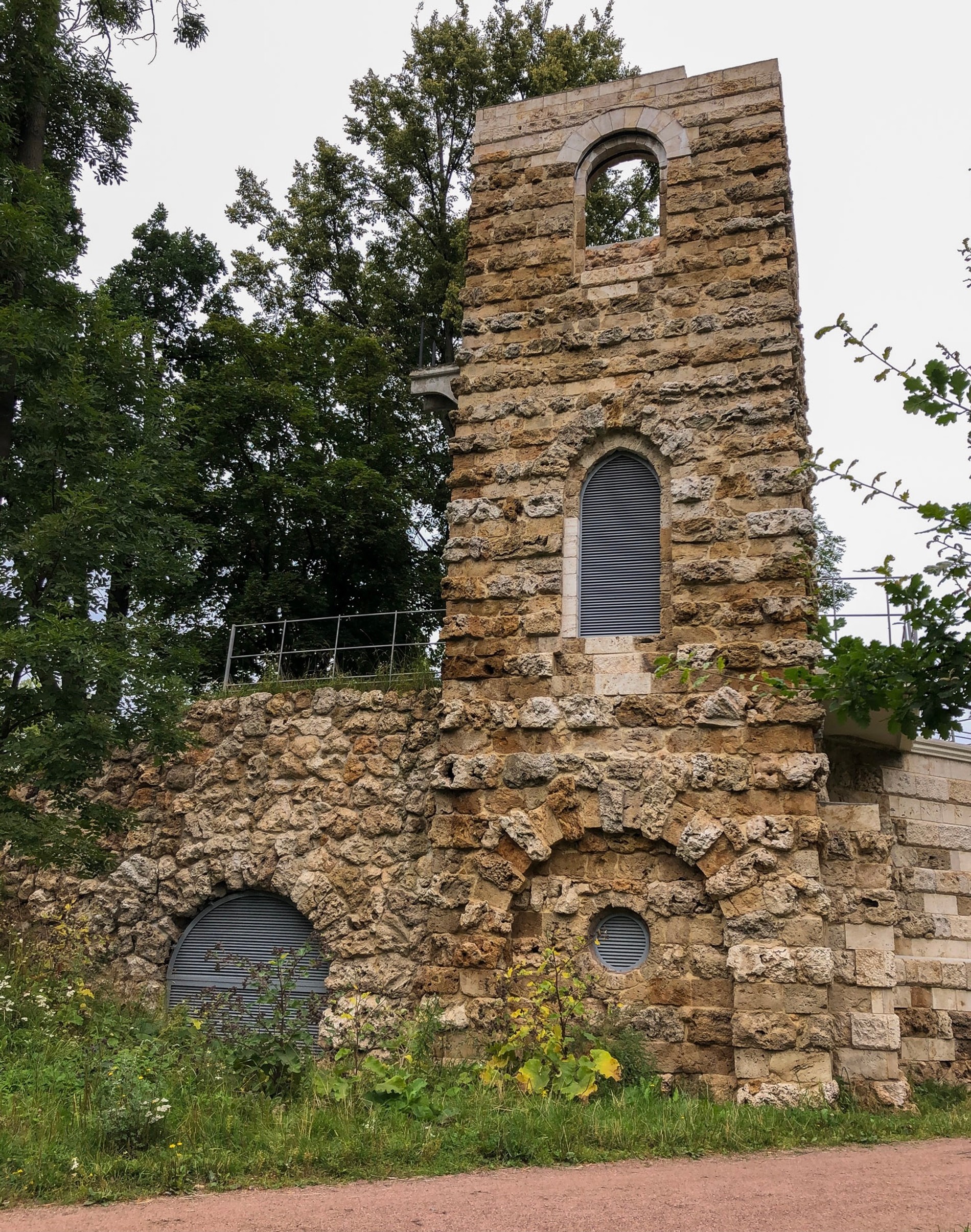 Сохранившаяся часть Орловского дворца