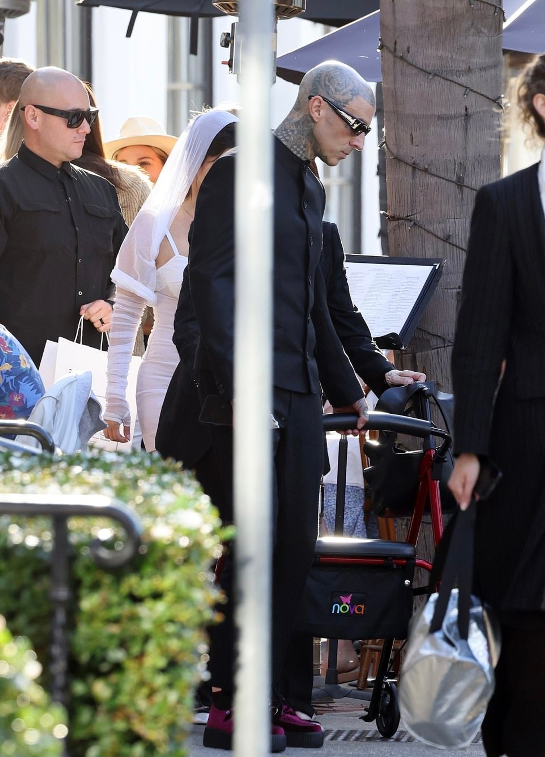 Фото в день свадьбы 15 мая, Санта-Барбара
Источник: Daily Mail