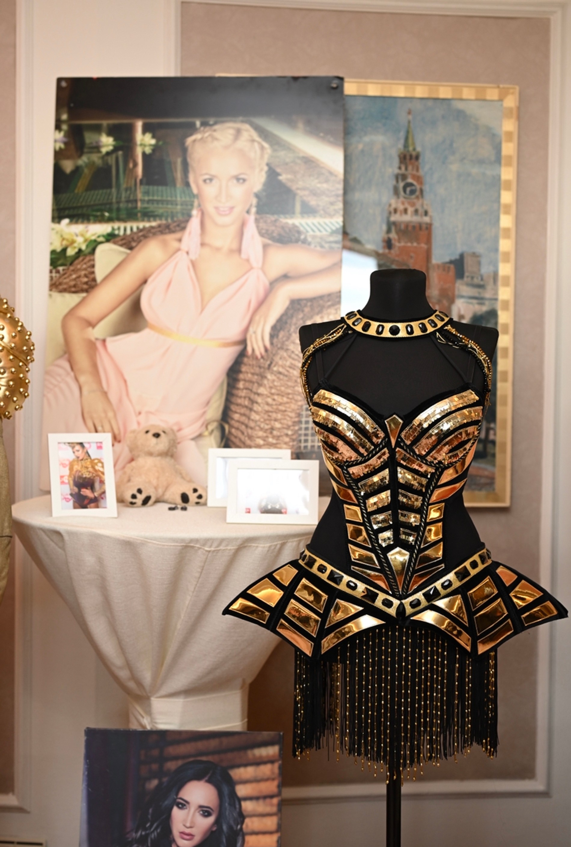 Наряд, в котором Ольга Бузова впервые вышла на сцену «Олимпийского»