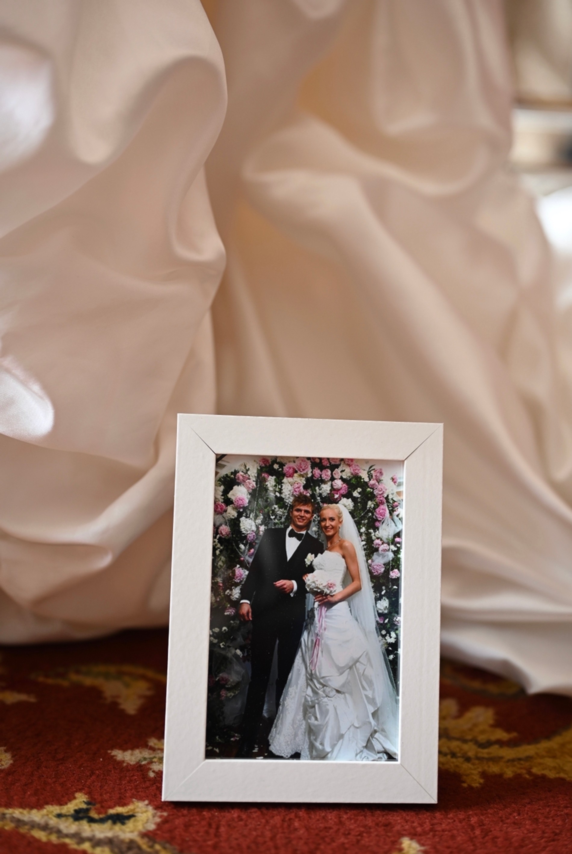 Свадебное фото Бузовой и Тарасова