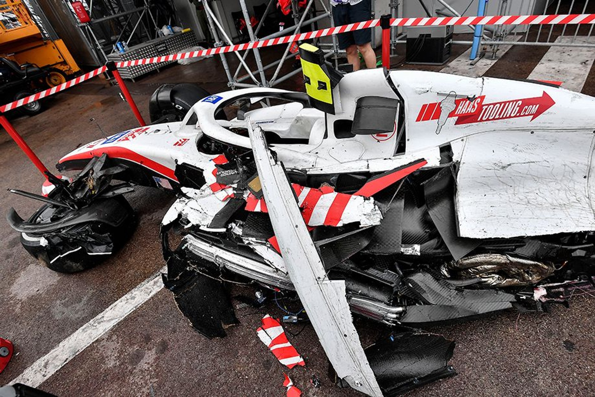 Разрушенный болид Мика Шумахера. Источник: Getty Images