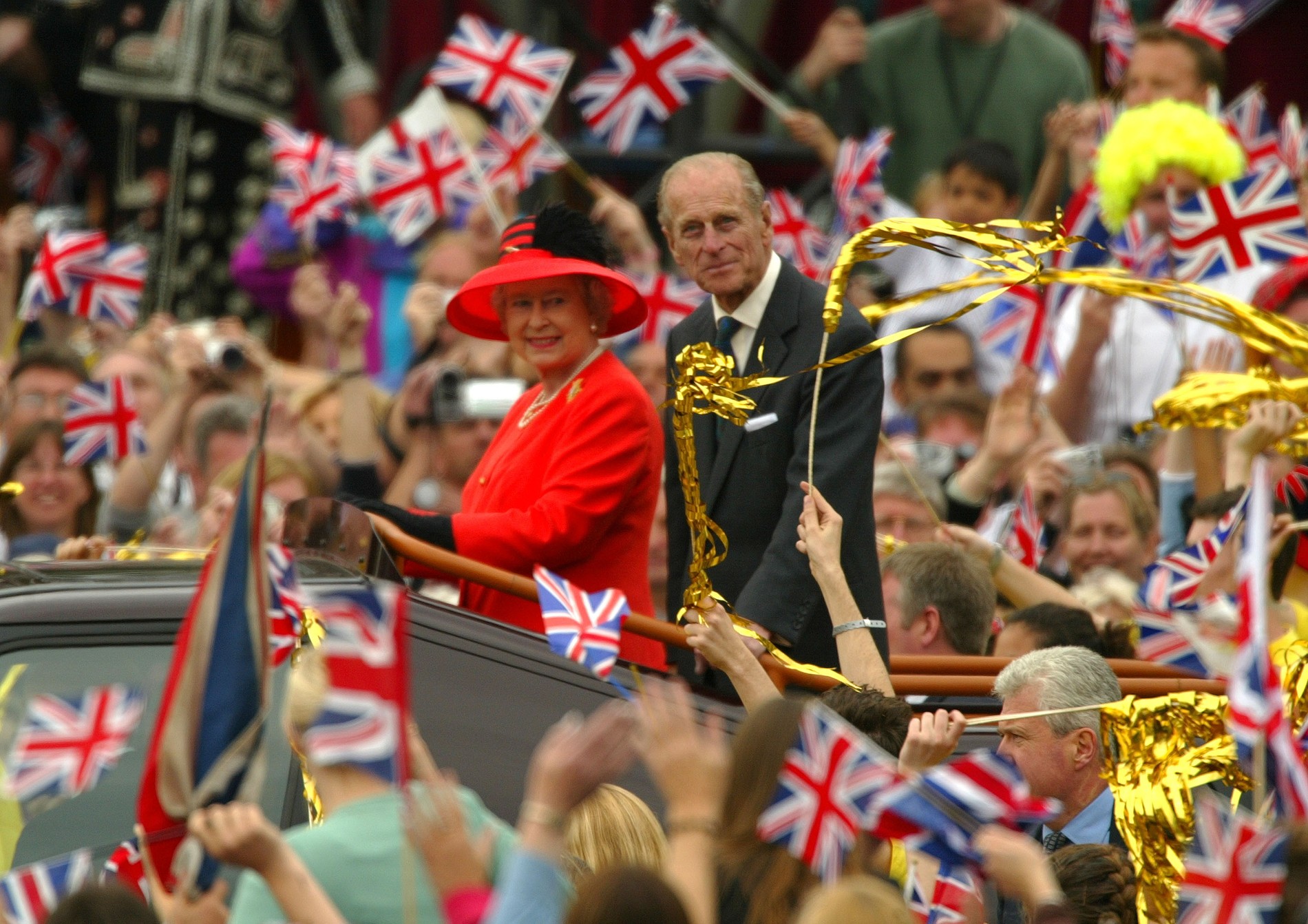 Елизавета ll и принц Филипп во главе юбилейного парада, 2002 год