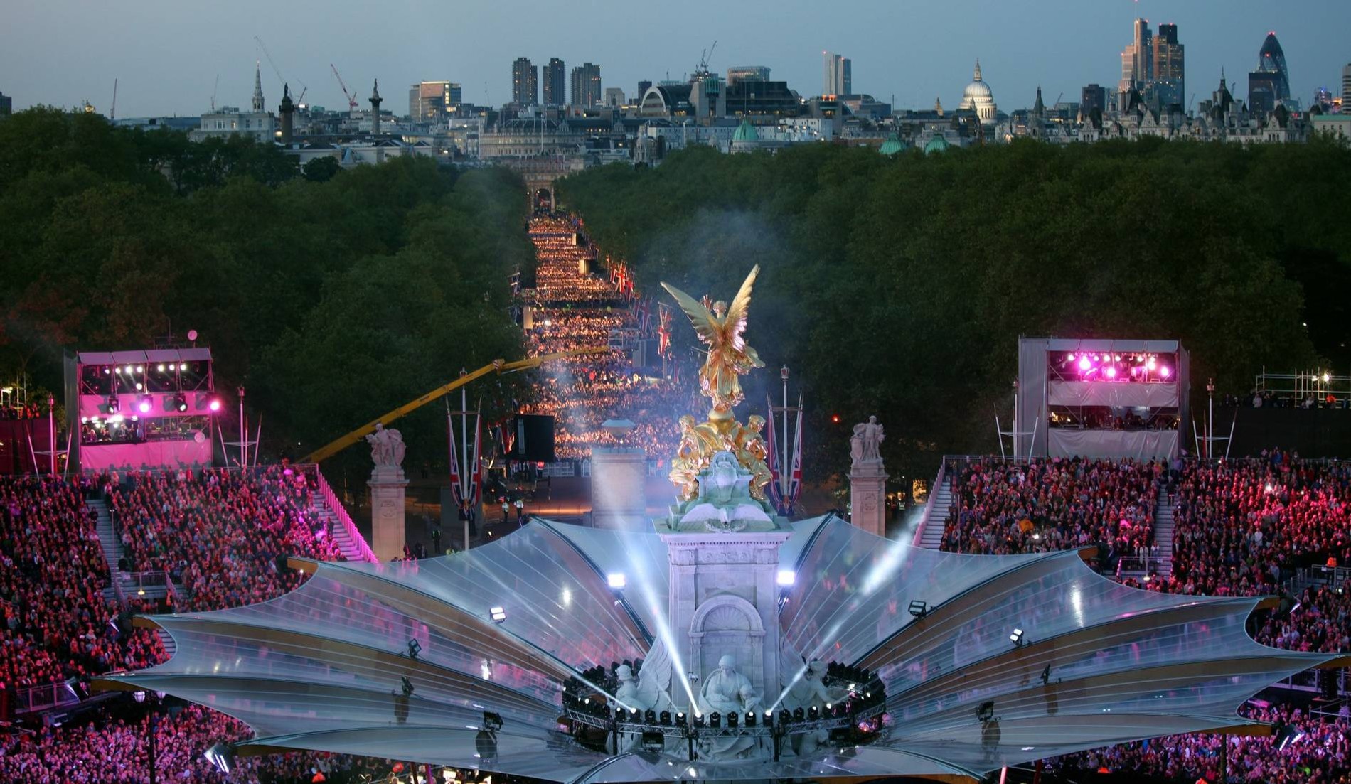 Зрители концерта у Букингемского дворца, 2012 год