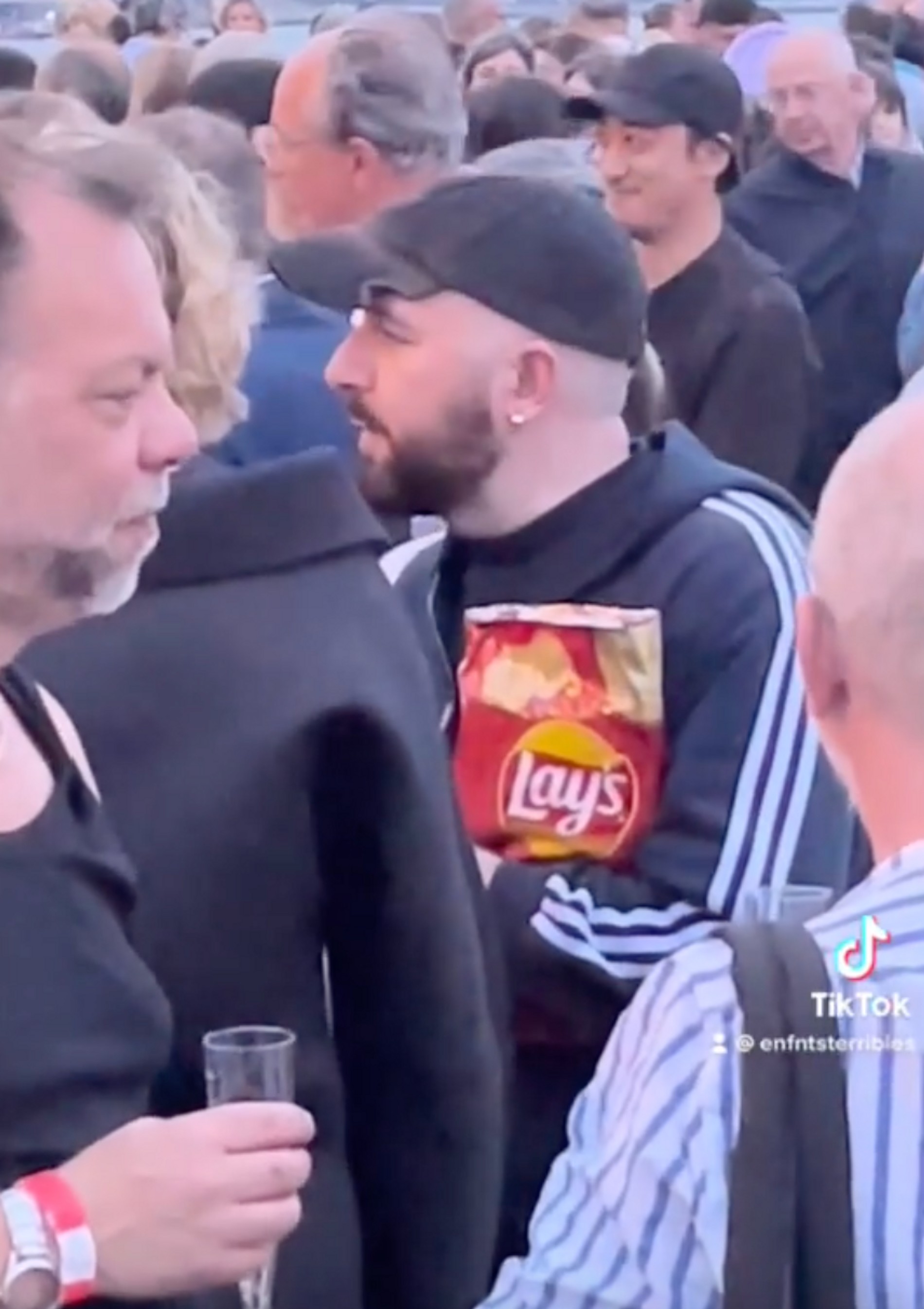 instagram.com(запрещен в РФ)/enfntsterribles