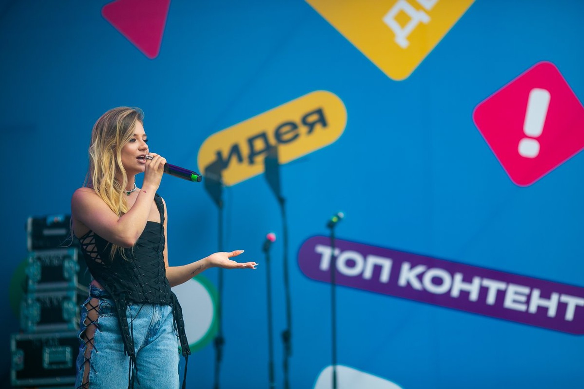 Катя Адушкина в Санкт-Петербурге
Фото: VK