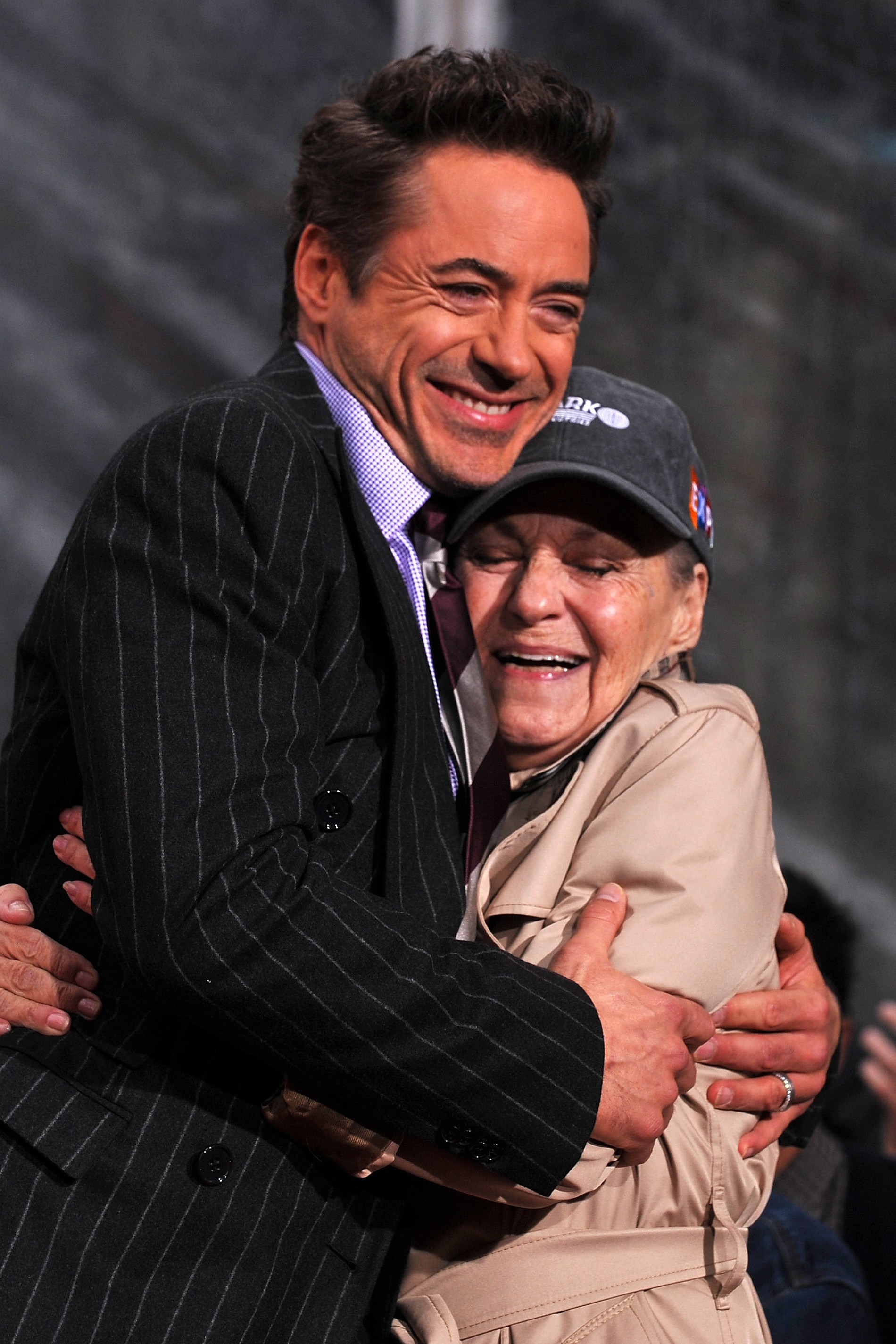 Роберт Дауни – младший c матерью. Фото: Getty Images