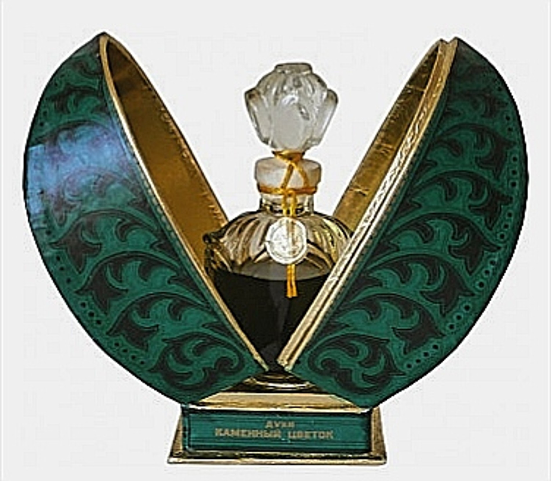 Духи «Каменный цветок» в СССР. Источник: Pinterest