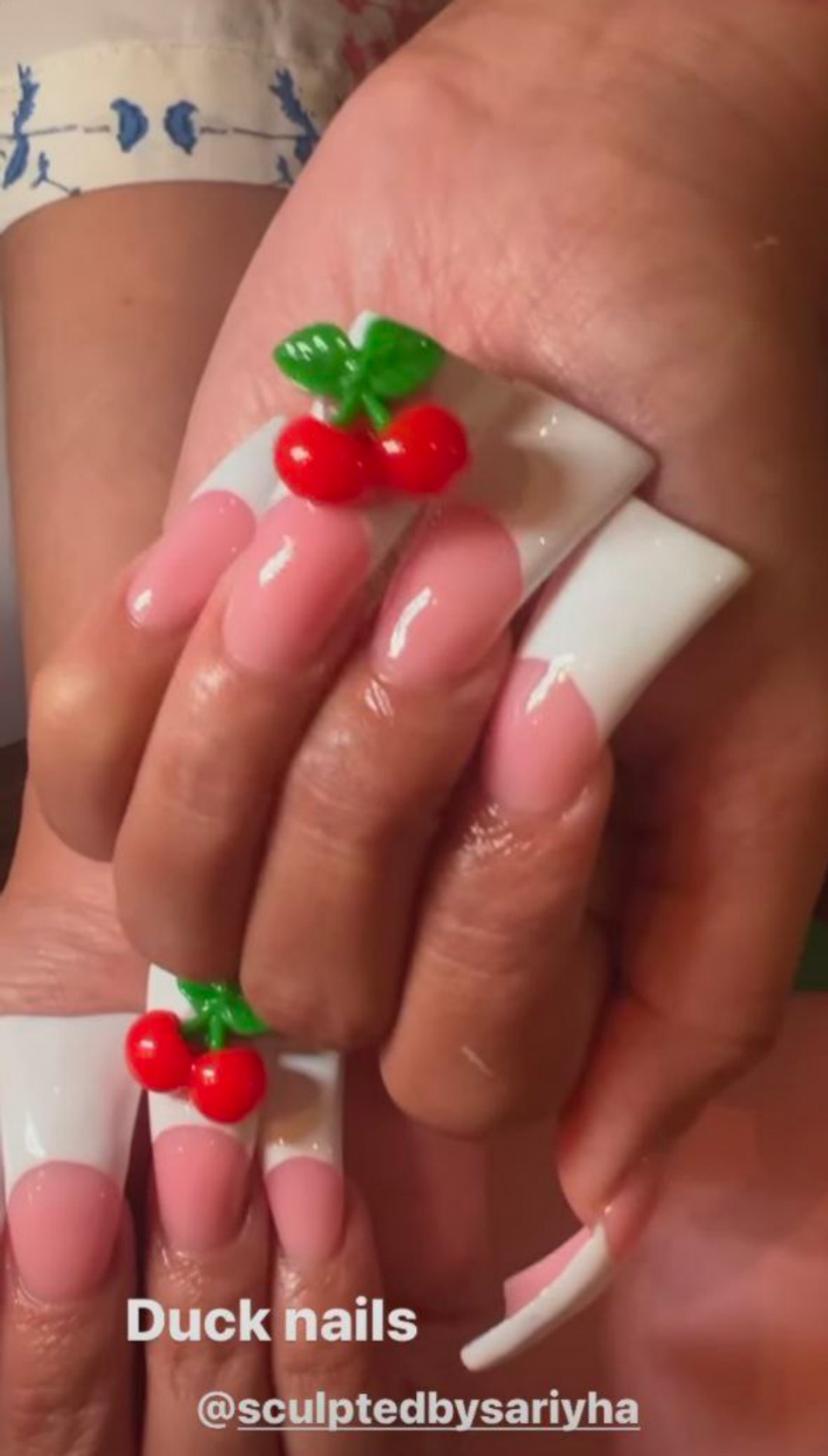 Видео: Инстаграм (запрещен в РФ) Карди Би