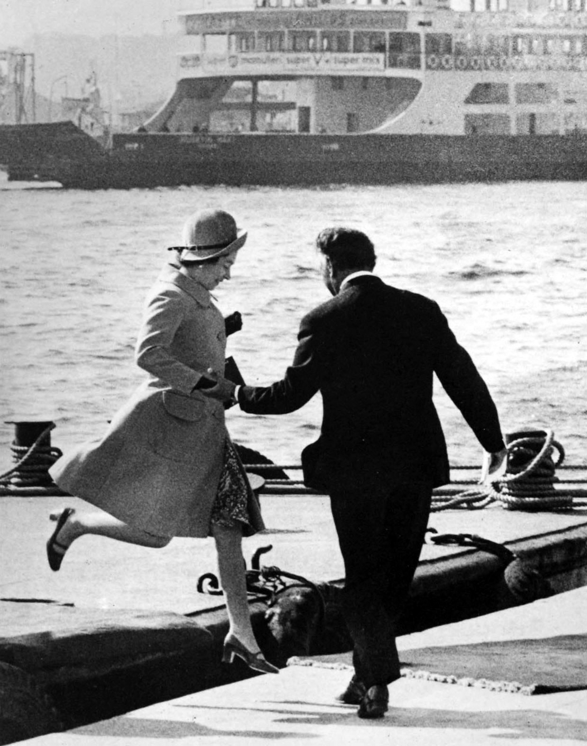 Королева во время визита в Турцию, 1971 год