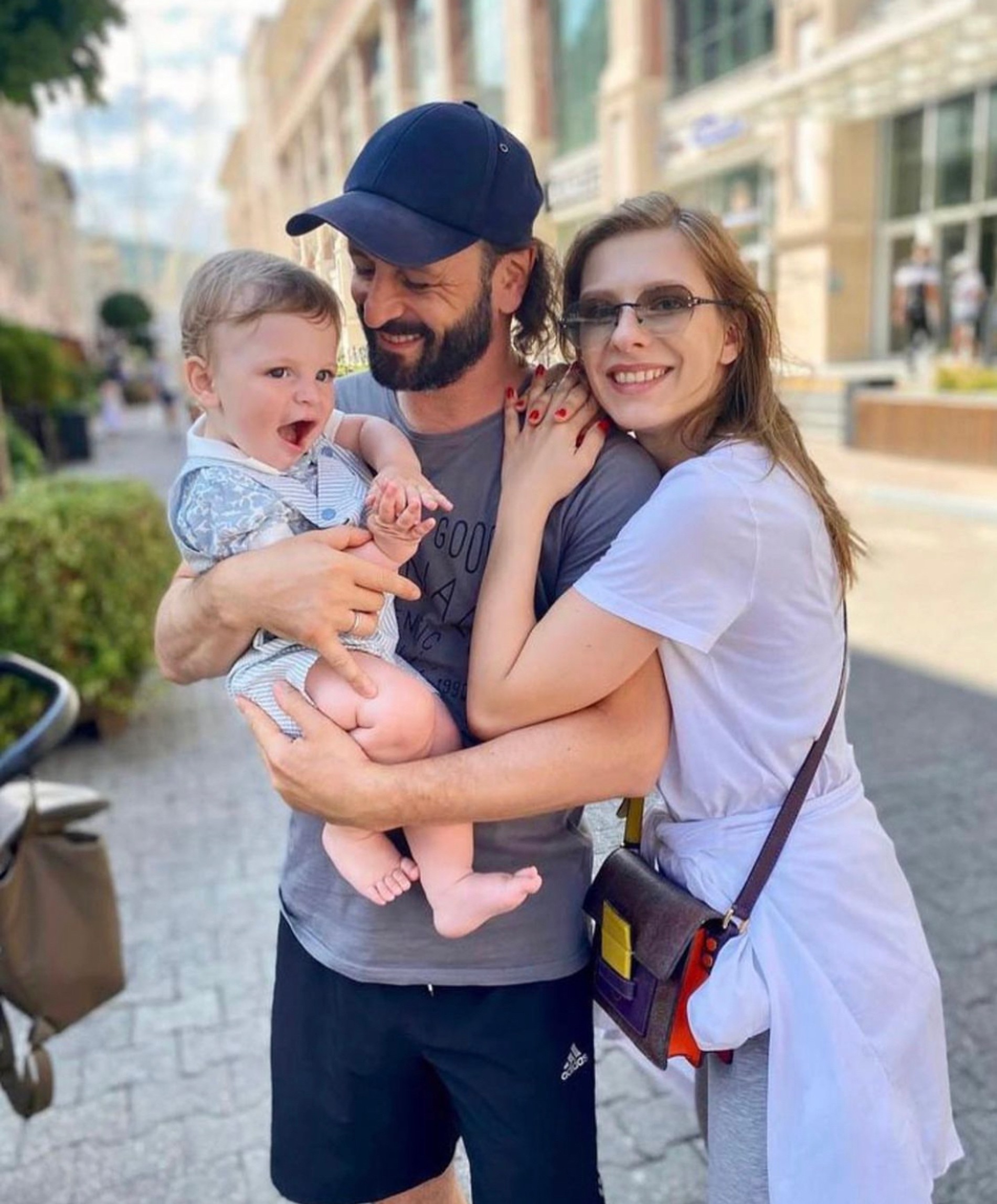 Елизавета Арзамасова, Илья Авербух и их сын Лев
Фото: Инстаграм (запрещен в РФ) актрисы