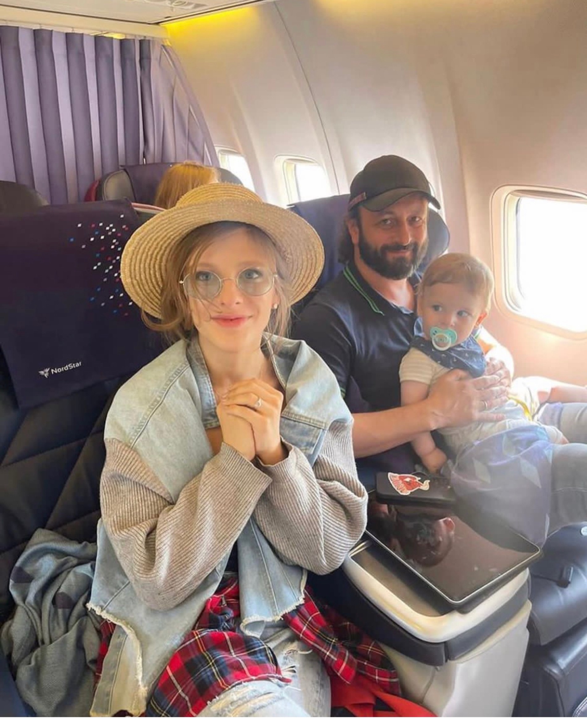 Лиза Арзамасова, Илья Авербух и их сын Лев
Фото: Инстаграм (запрещен в РФ) Лиза Арзамасовой