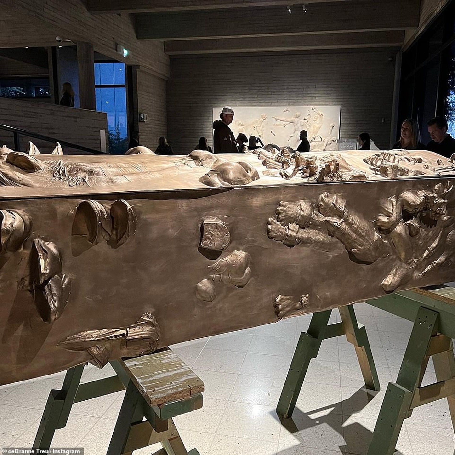 Работа Питта на выставке в Тампере
Фото: Инстаграм (запрещен в РФ)