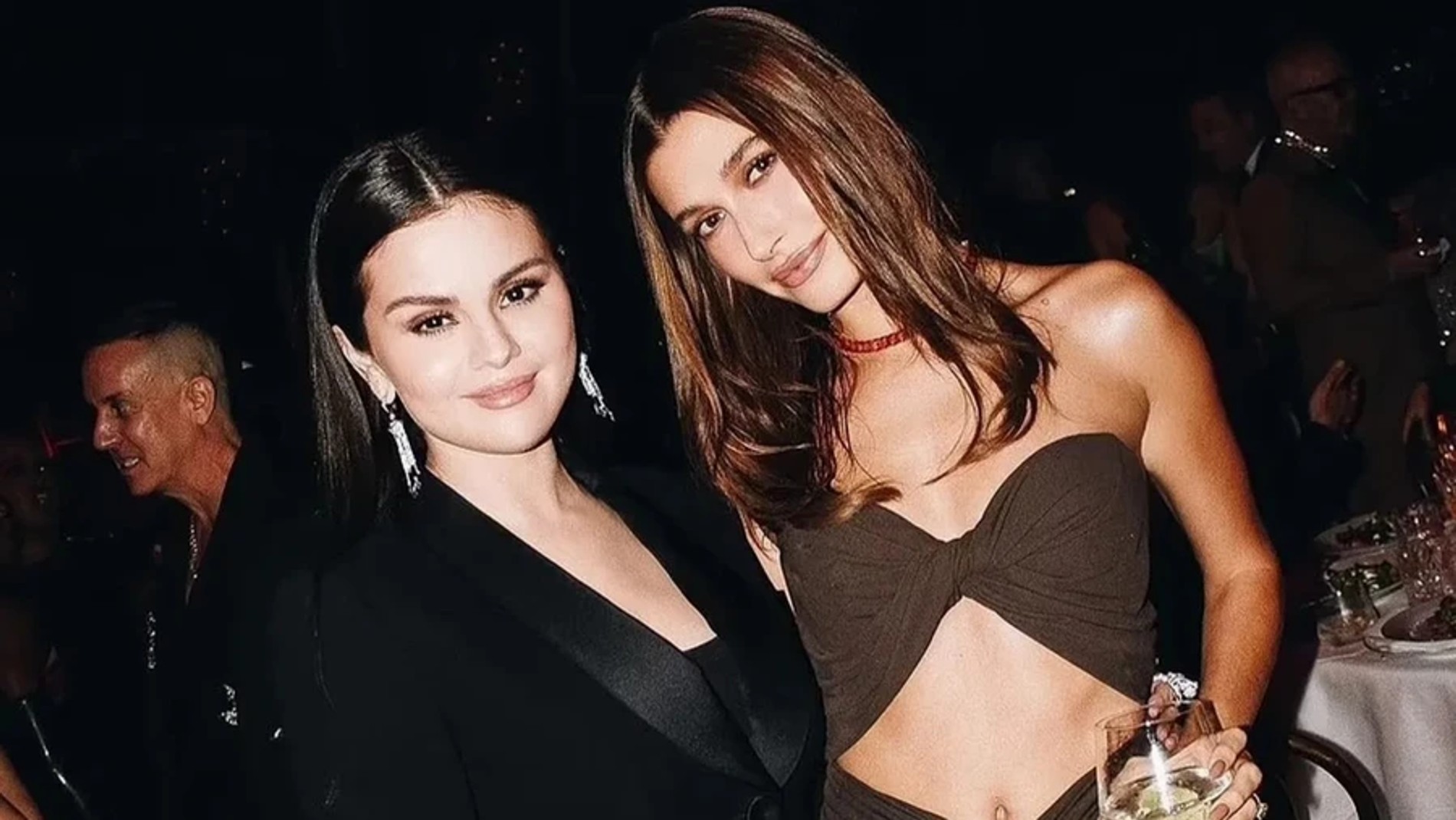 Селена Гомез и Хейли Бибер. Фото: Daily Mail