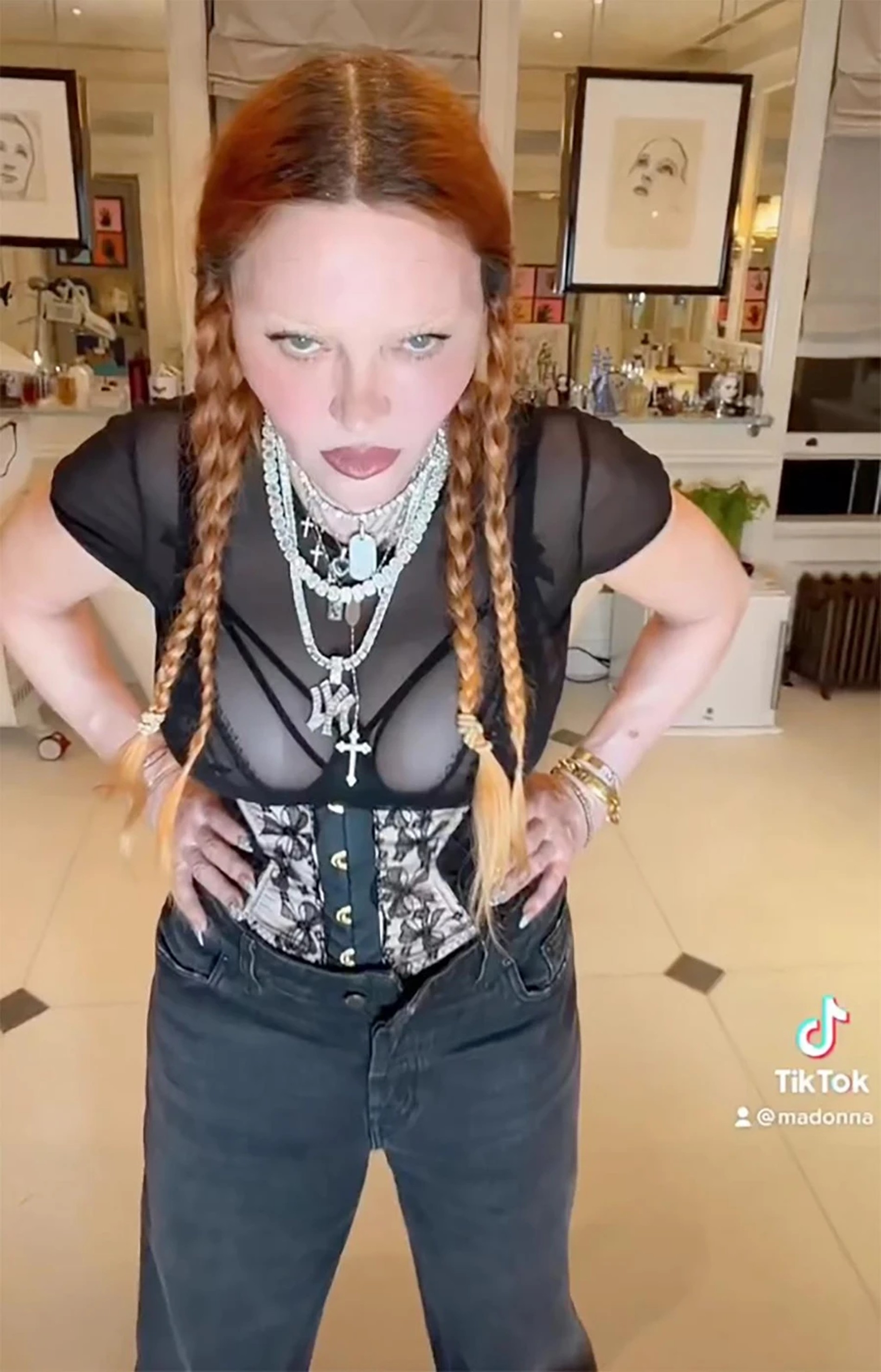 Скриншот тиктока Мадонны
Фото: ТикТок