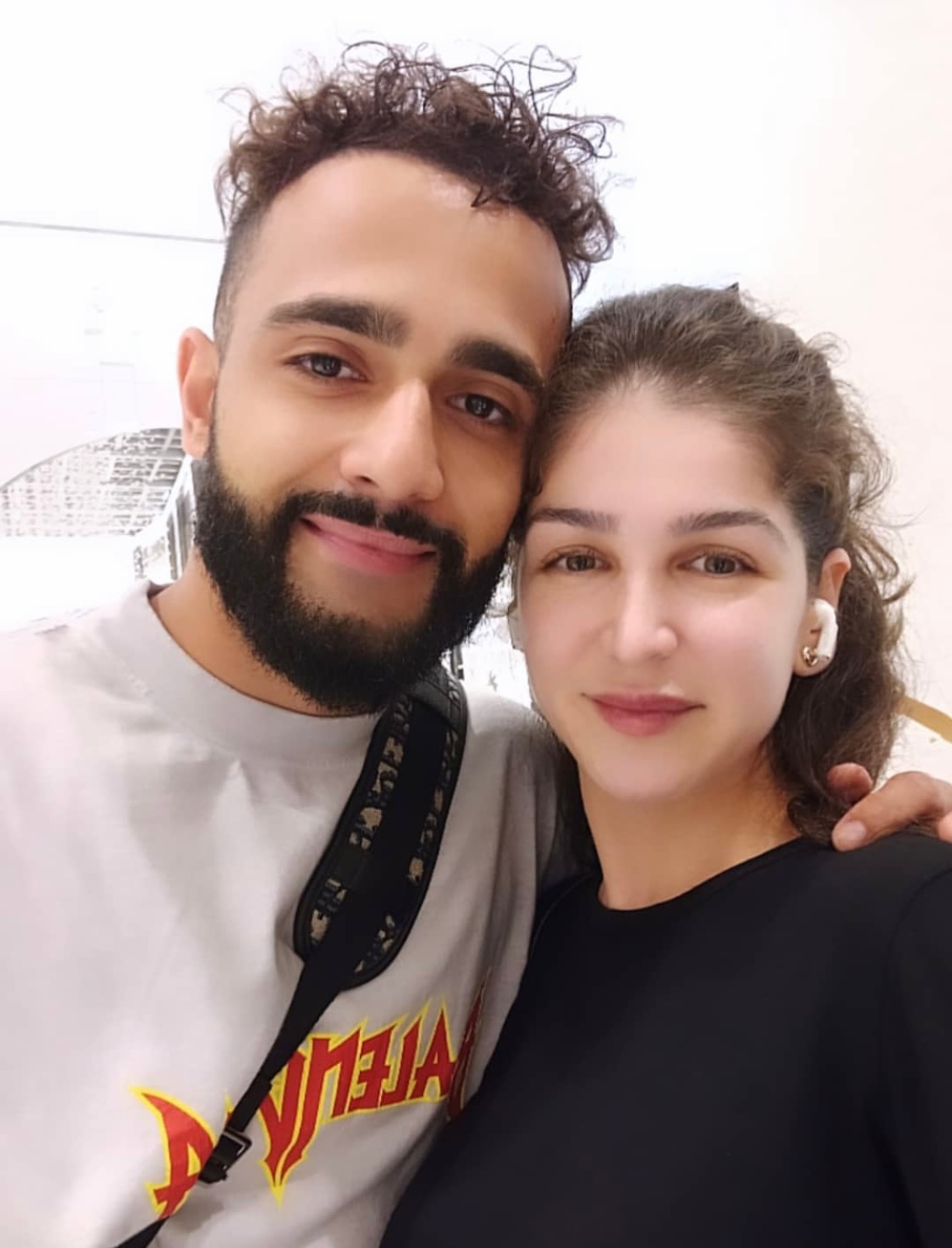 Гусейн Гасанов с подписчицей
Видео: Инстаграм (запрещен в РФ)