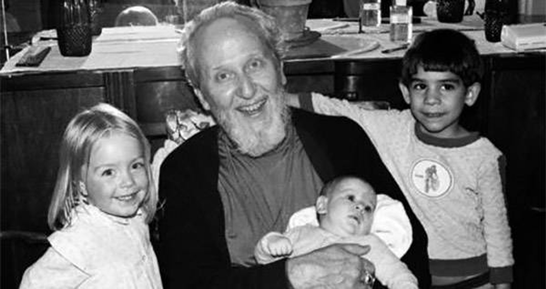 Дэвид Берг и дети адептов его секты. Фото: социальные сети