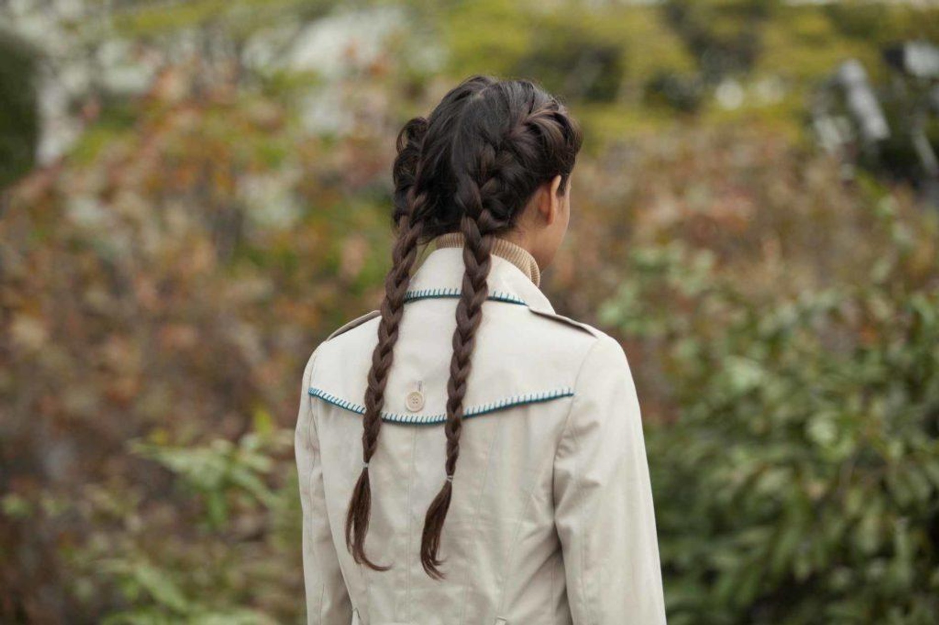 Косы — универсальный вариант для любого типа волос
Фото: Getty Images