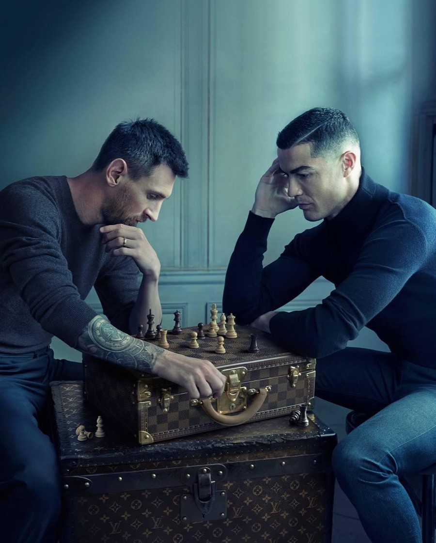 Месси и Роналду играют в шахматы в рекламе Louis VuittonФото: Инстаграм (запрещен в РФ)