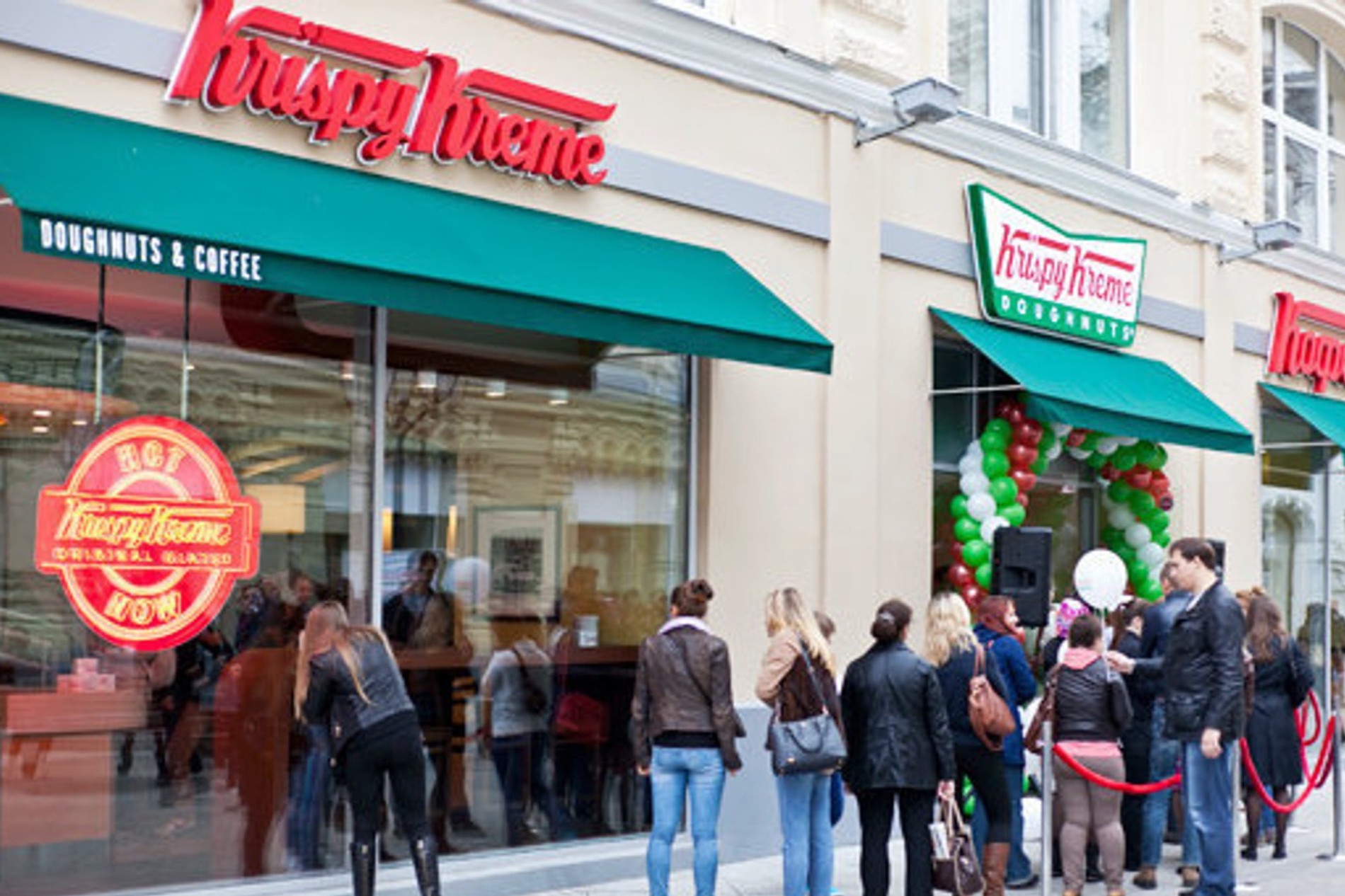 Архивное фото открытия Krispy Kreme в Москве
Фото: Афиша