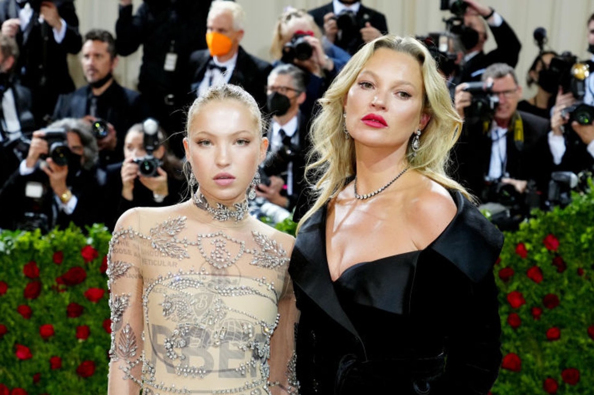 Лила Мосс и Кейт Мосс на Met Gala 2022
Фото: Getty Images