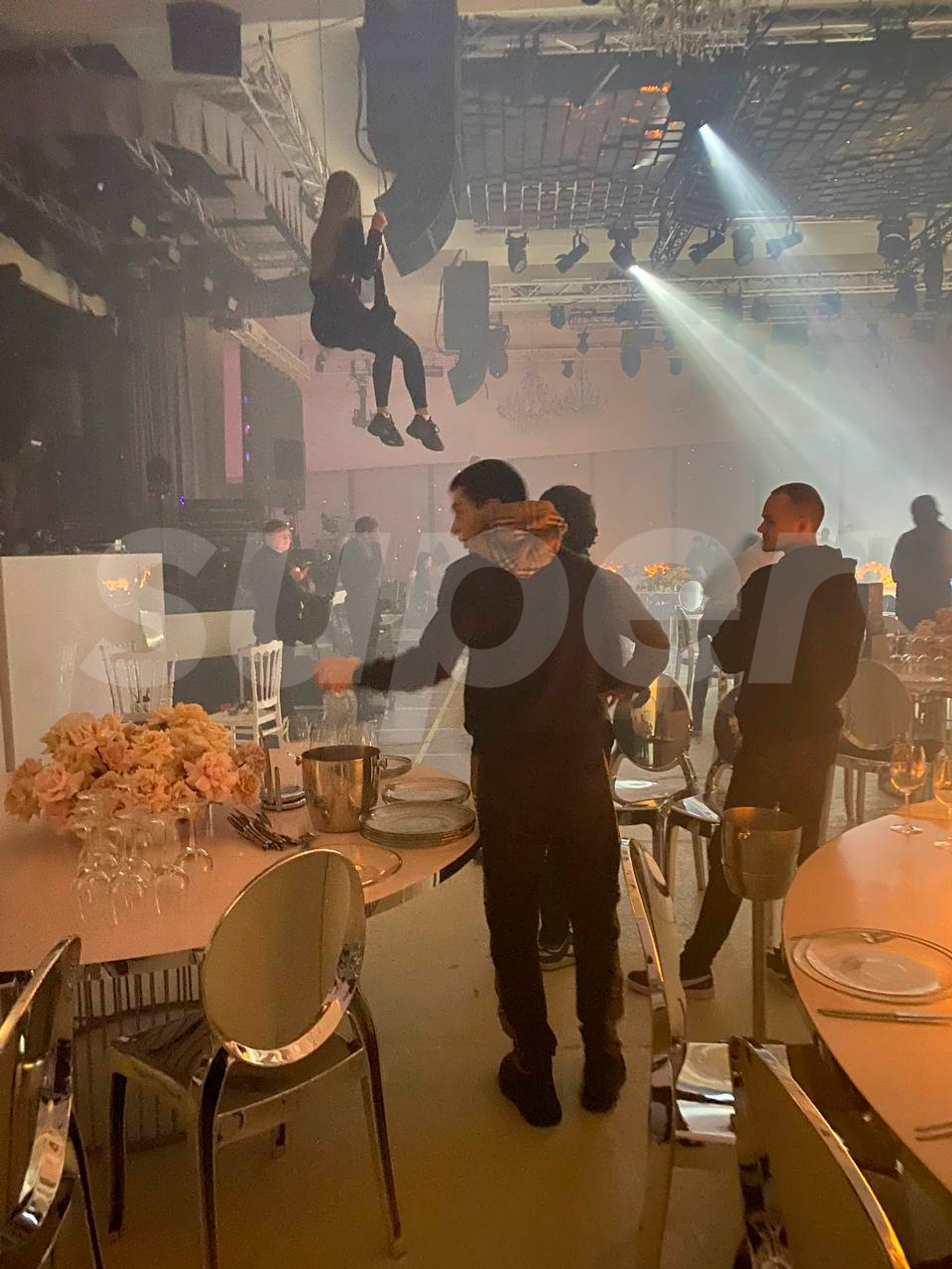 Первые фото декораций, в которых пройдет свадьба Оксаны Самойловой и Джигана
Фото: Super