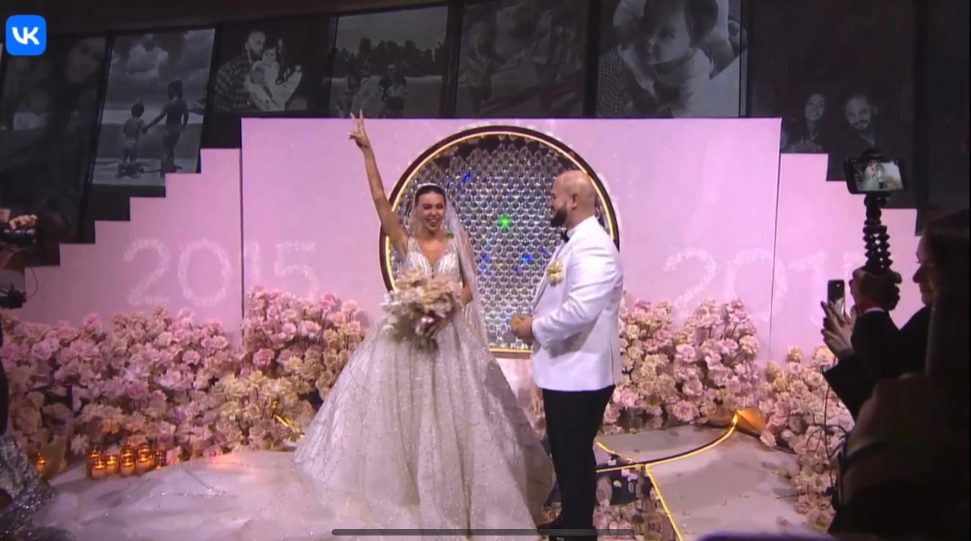 Второе платье Оксаны Самойловой
Скрнишот: VK