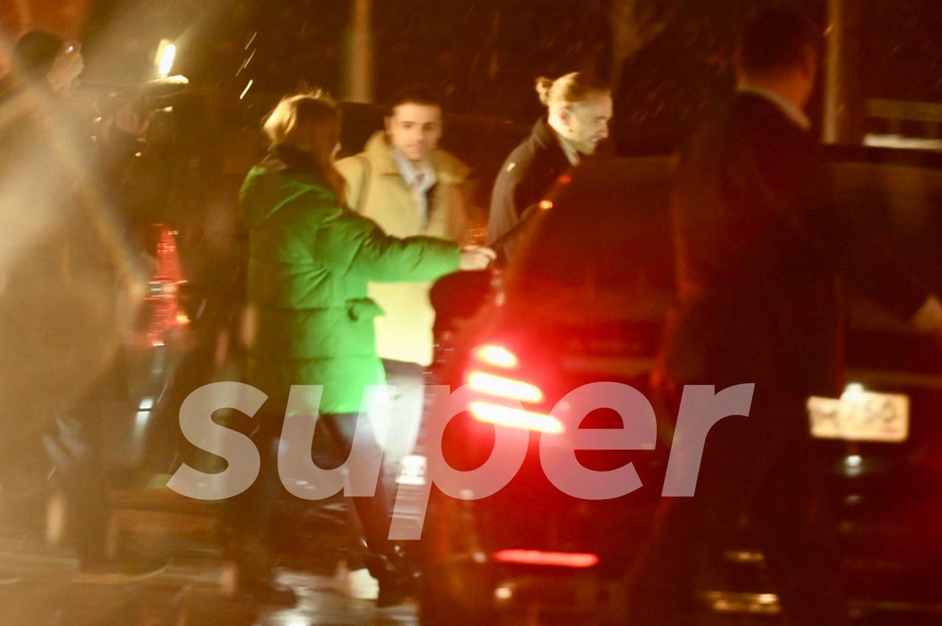 Егор Крид уезжает с праздника. Фото: Super