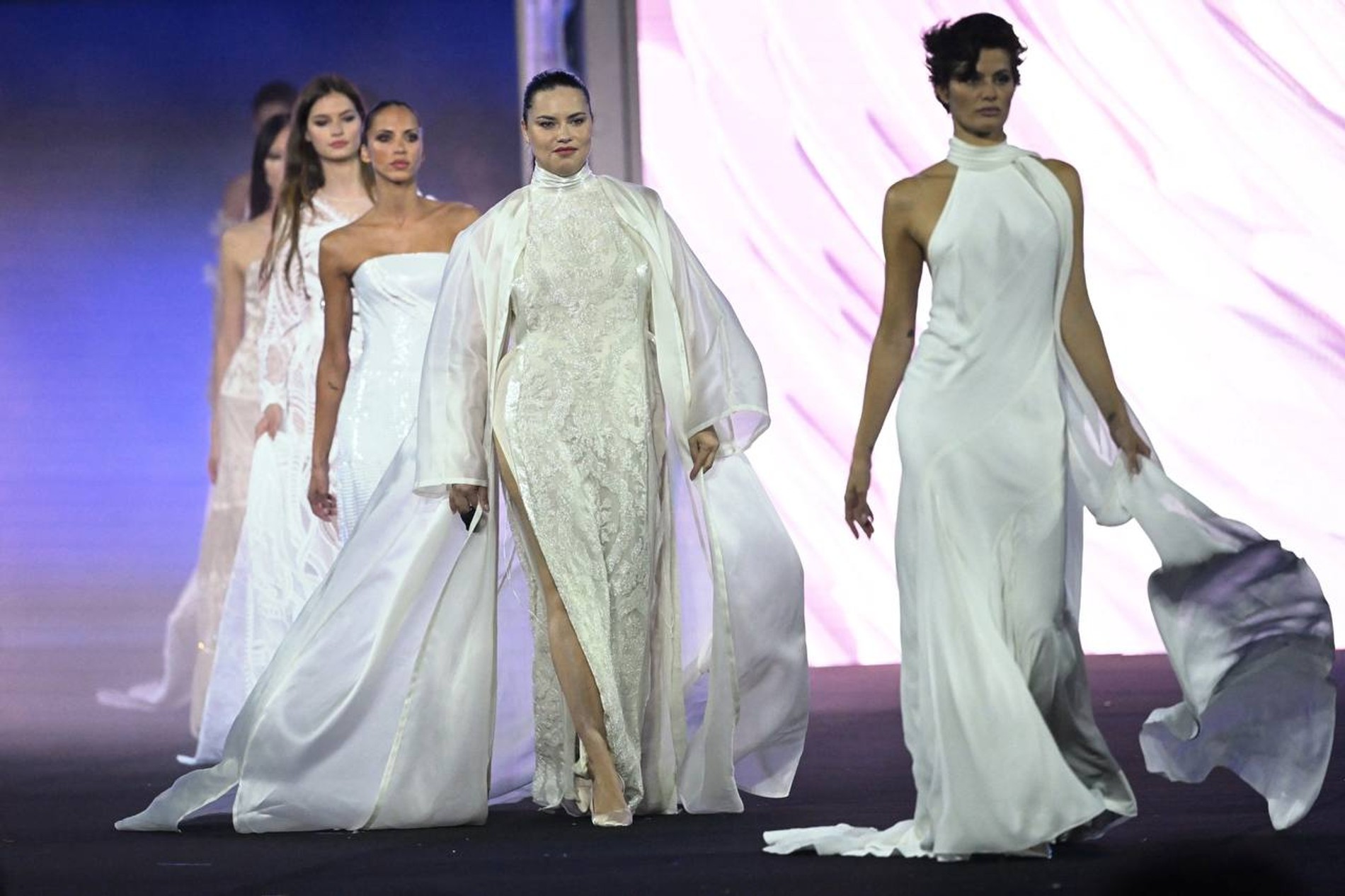 Адриана Лима на показе Qatar Fashion United by CR Runway
Фото: телеграм