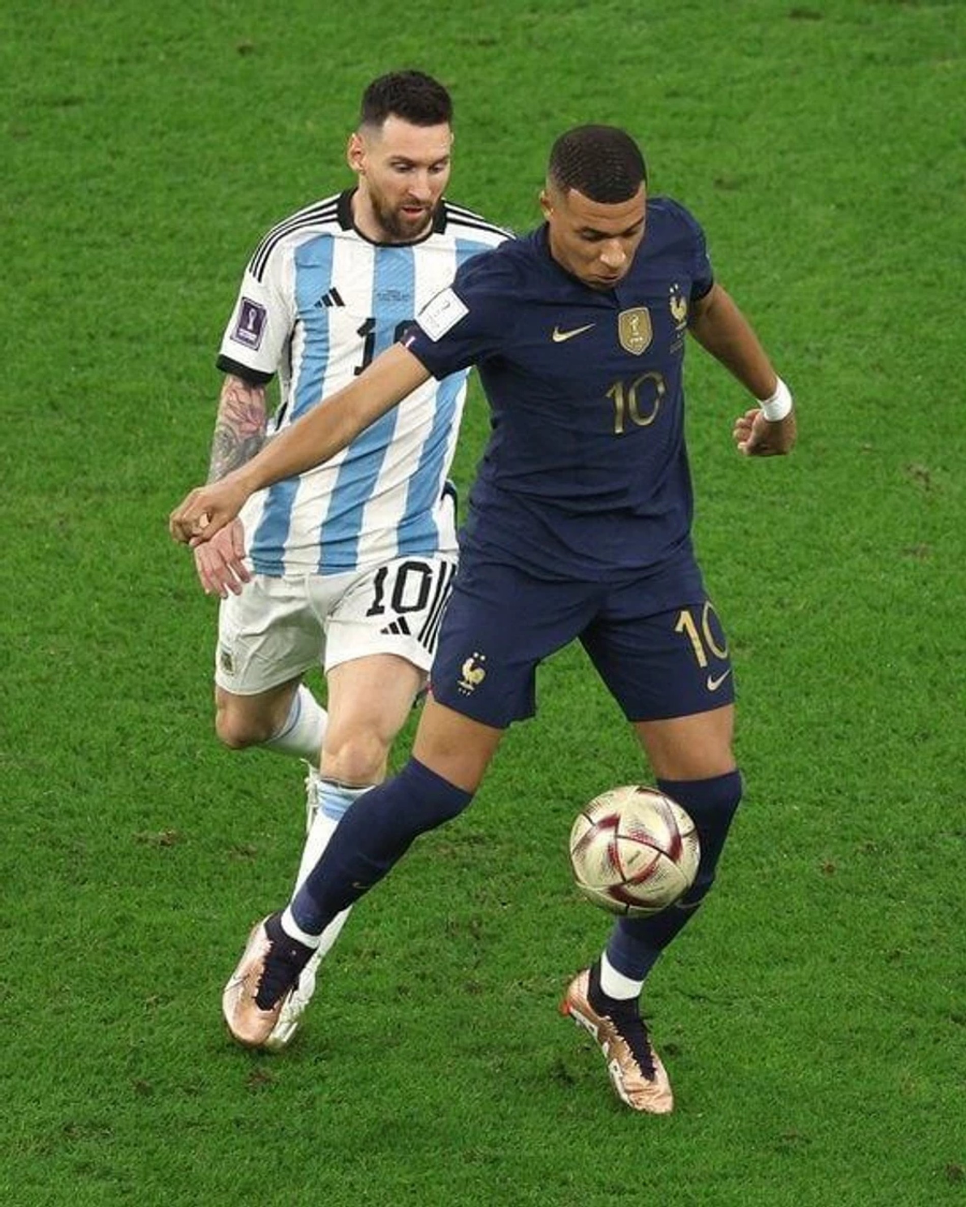 Лионель Месси против Килиана Мбаппе
Фото: Getty