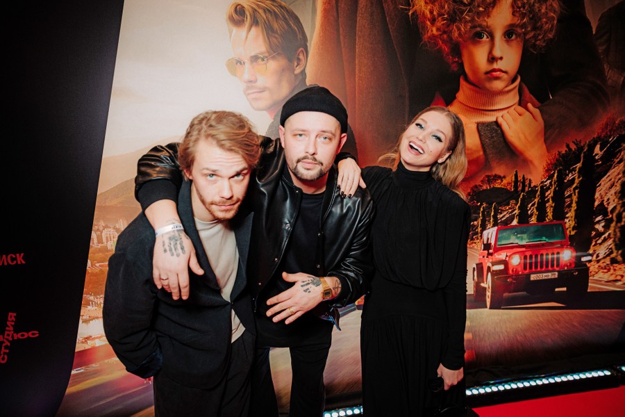 Роман Евдокимов, Никита Власов и Кристина Асмус на премьере фильма &laquo;Мажор в Сочи&raquo;
Фото: Ксения Угольникова, Екатерина Анохина